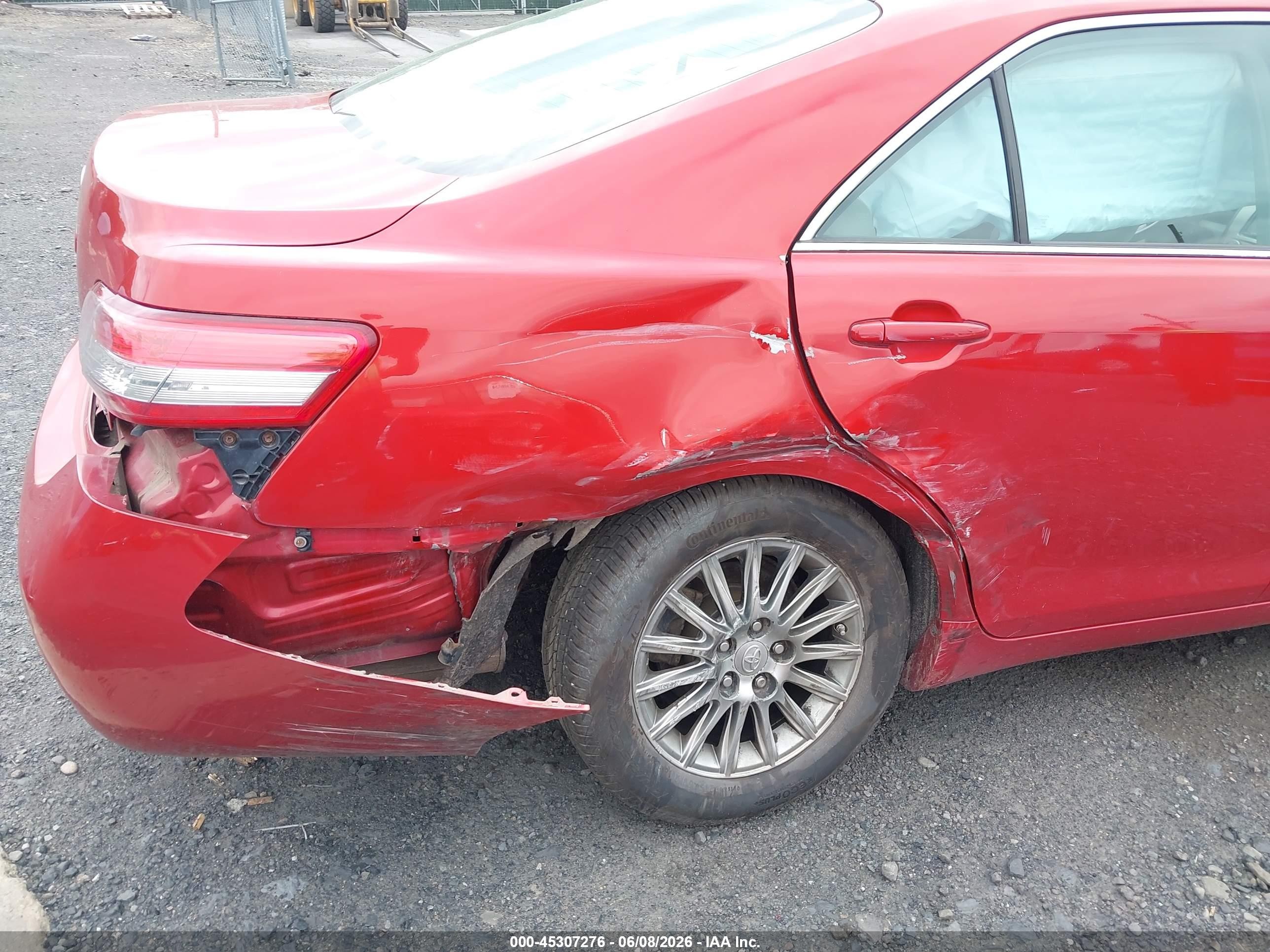 2010 Toyota Camry Le Red vin: 4T1BF3EK7AU520205