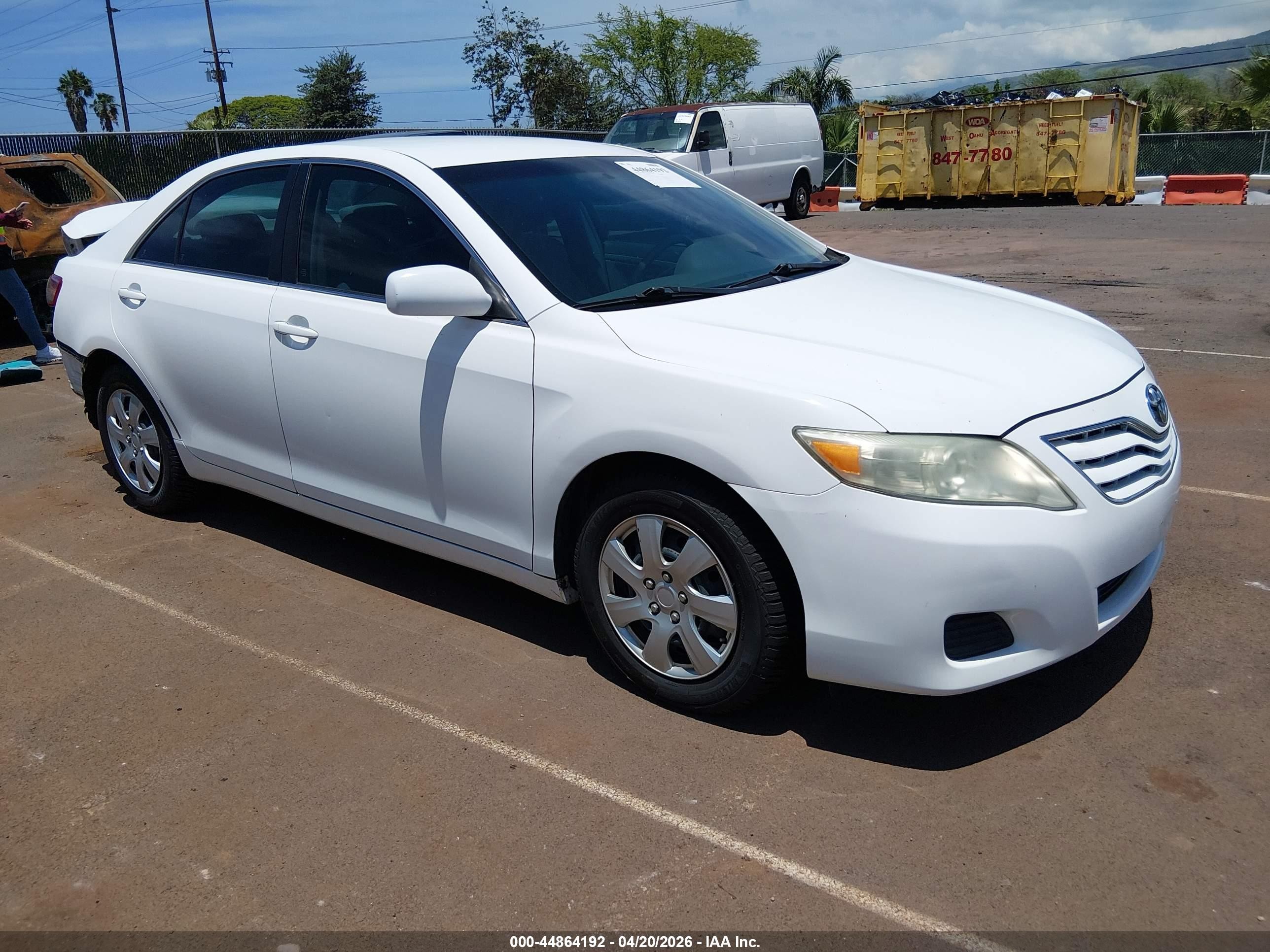 2010 Toyota Camry Le White vin: 4T1BF3EK7AU548859