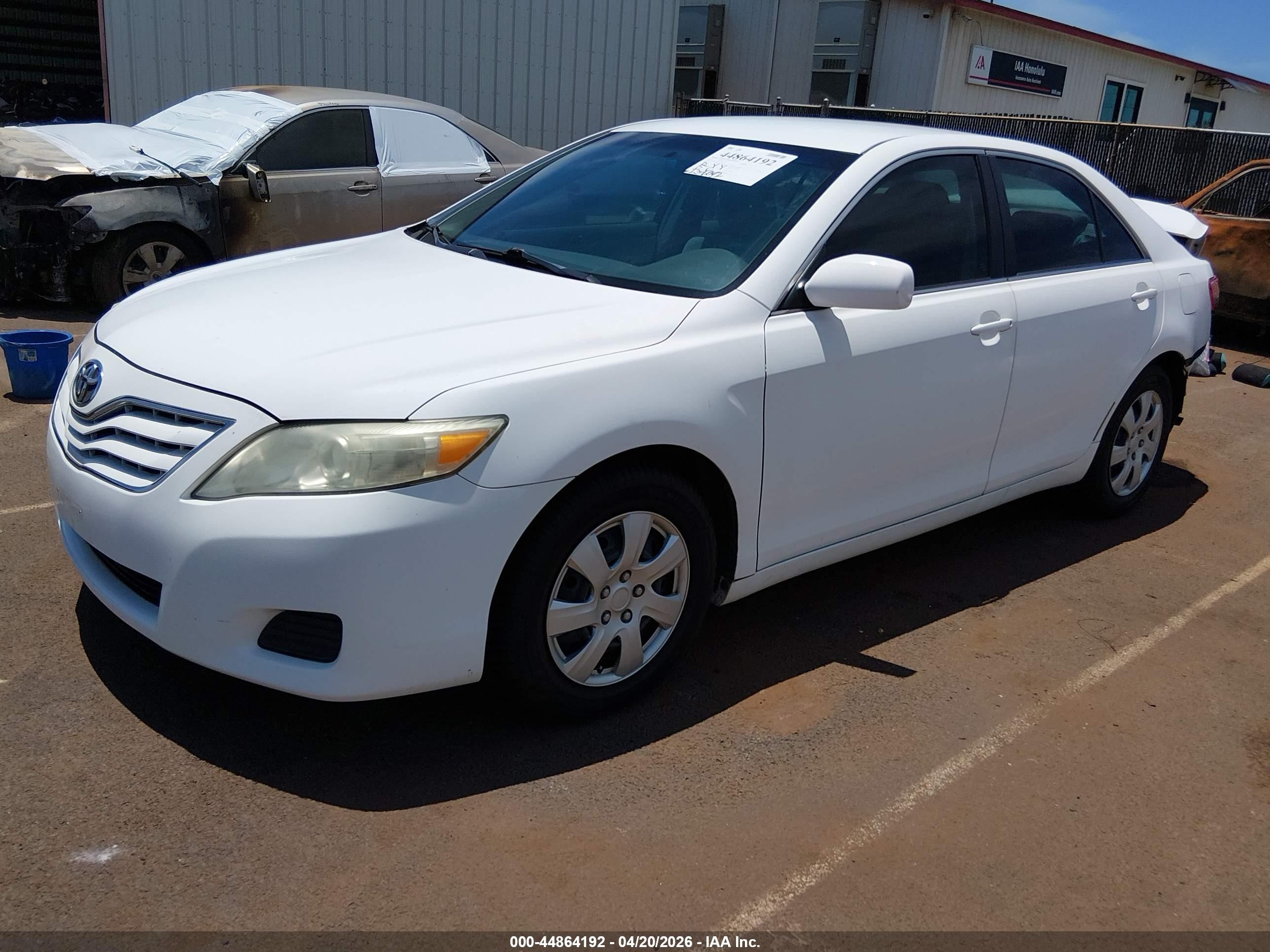 2010 Toyota Camry Le White vin: 4T1BF3EK7AU548859