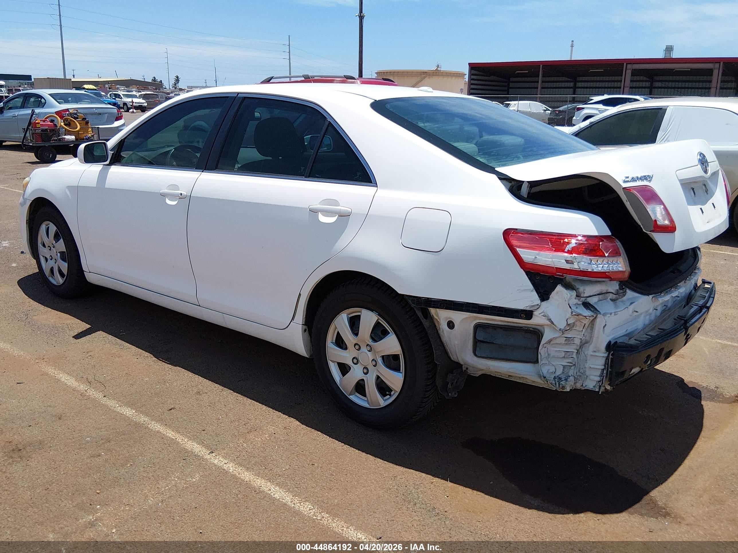 2010 Toyota Camry Le White vin: 4T1BF3EK7AU548859