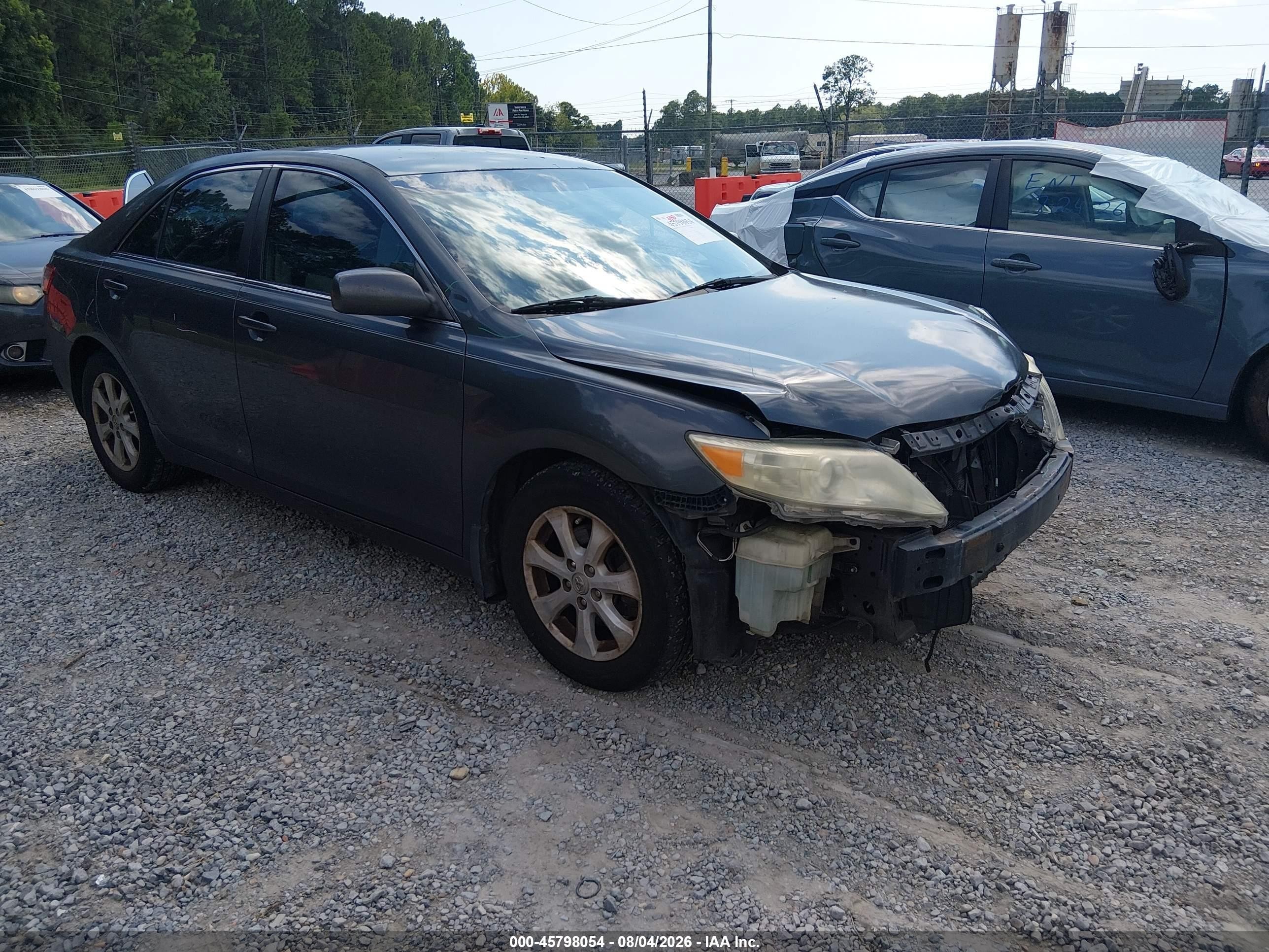 2010 Toyota Camry Le Gray vin: 4T1BF3EK7AU550224