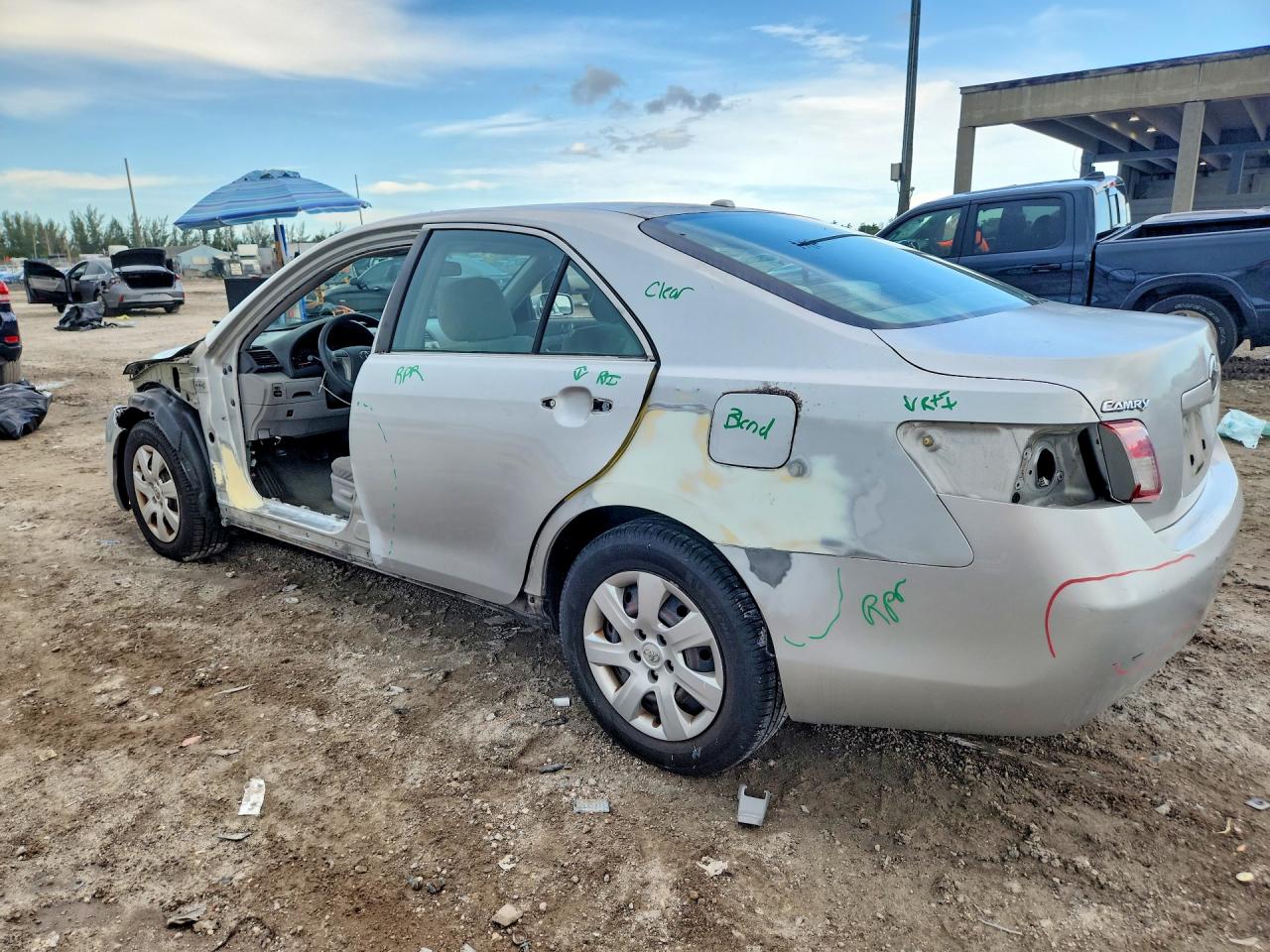2010 Toyota Camry Le Серебряный vin: 4T1BF3EK7AU573390