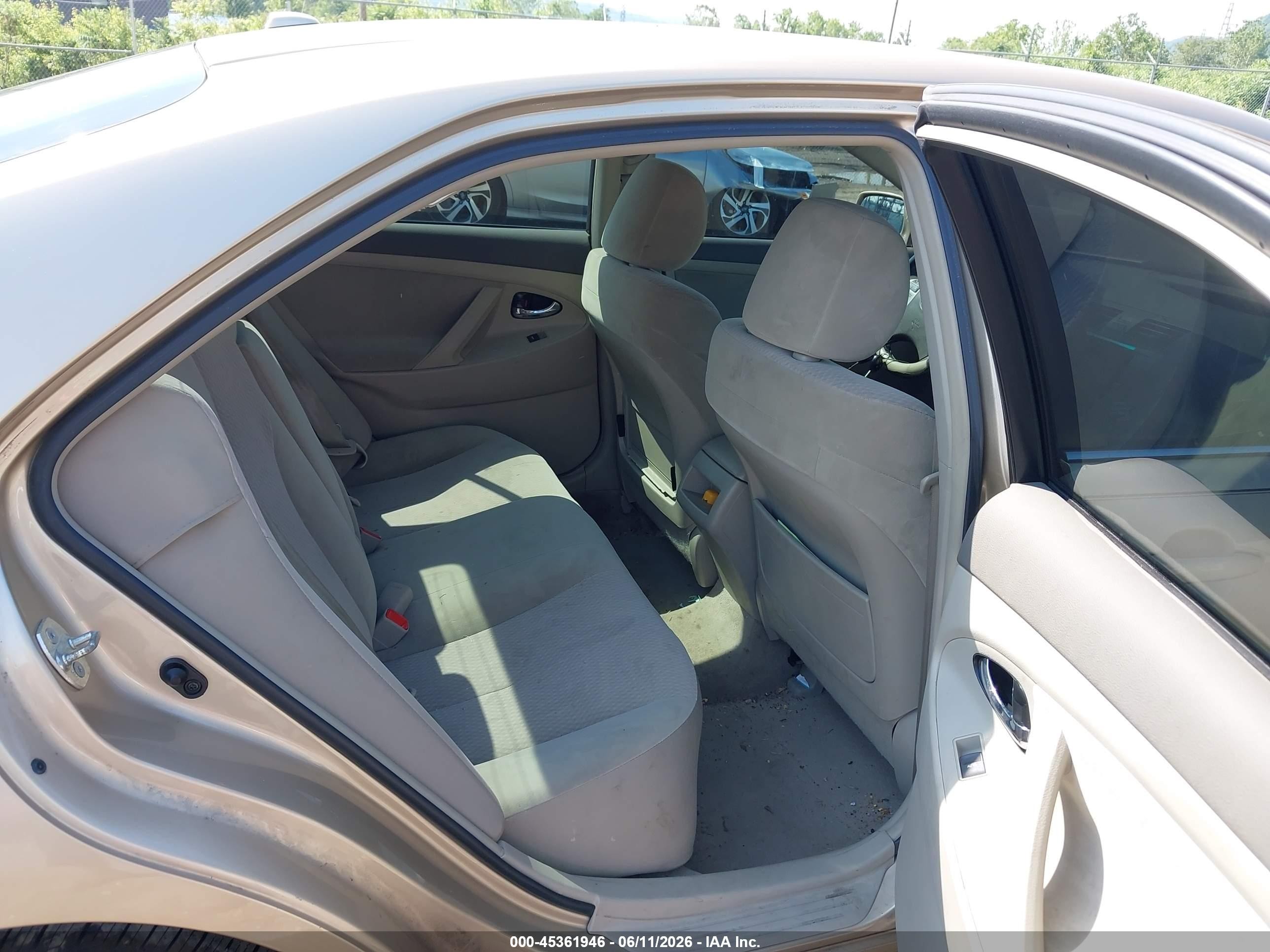 2011 Toyota Camry Le Beige vin: 4T1BF3EK7BU124356