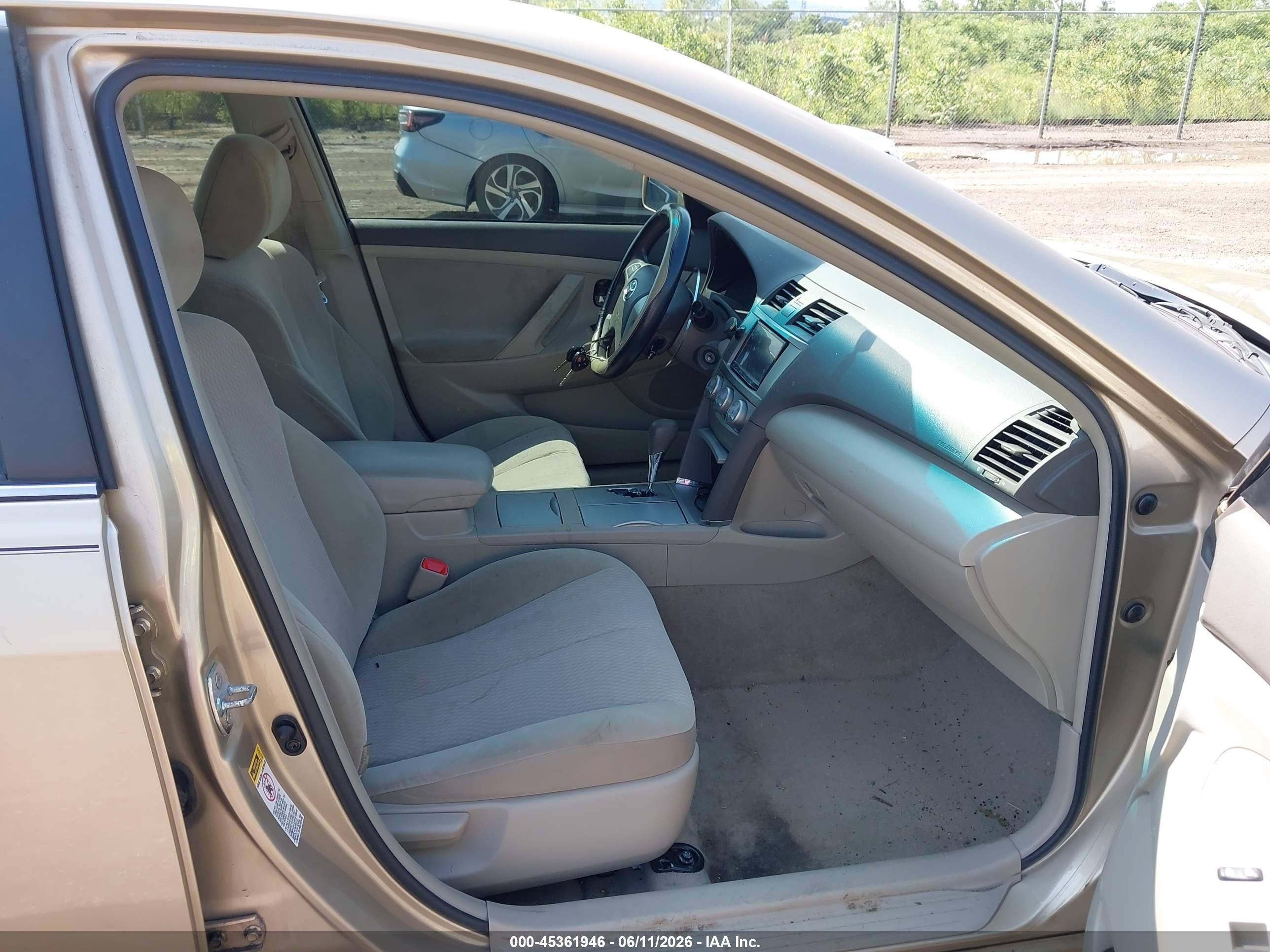 2011 Toyota Camry Le Beige vin: 4T1BF3EK7BU124356