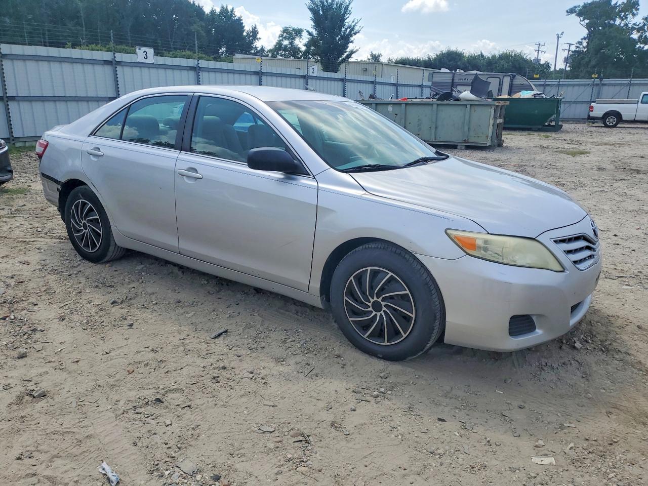 2011 Toyota Camry Le Silver vin: 4T1BF3EK7BU131212