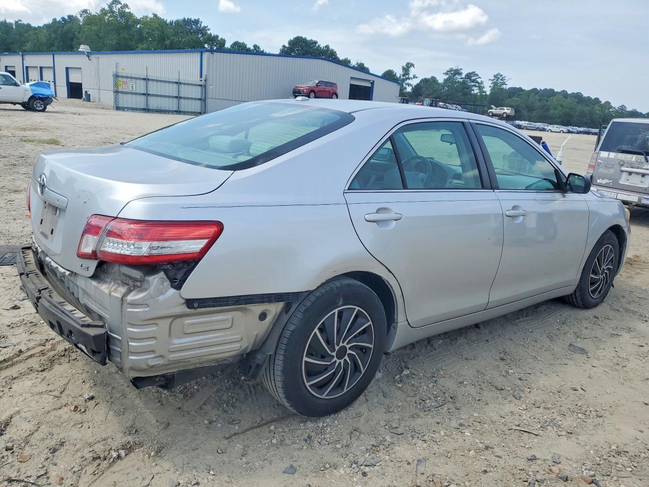 2011 Toyota Camry Le Silver vin: 4T1BF3EK7BU131212
