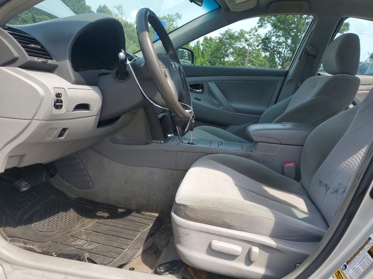 2011 Toyota Camry Le Silver vin: 4T1BF3EK7BU131212