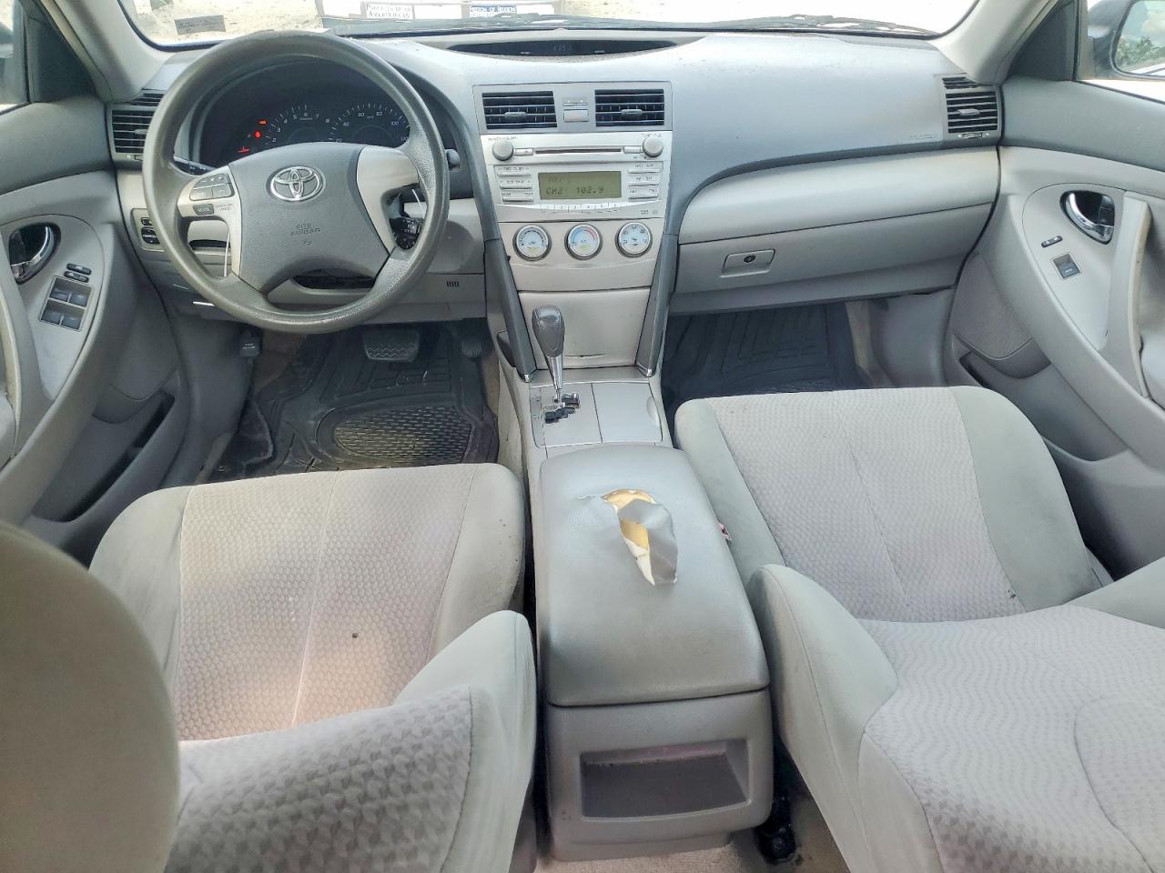 2011 Toyota Camry Le Silver vin: 4T1BF3EK7BU131212