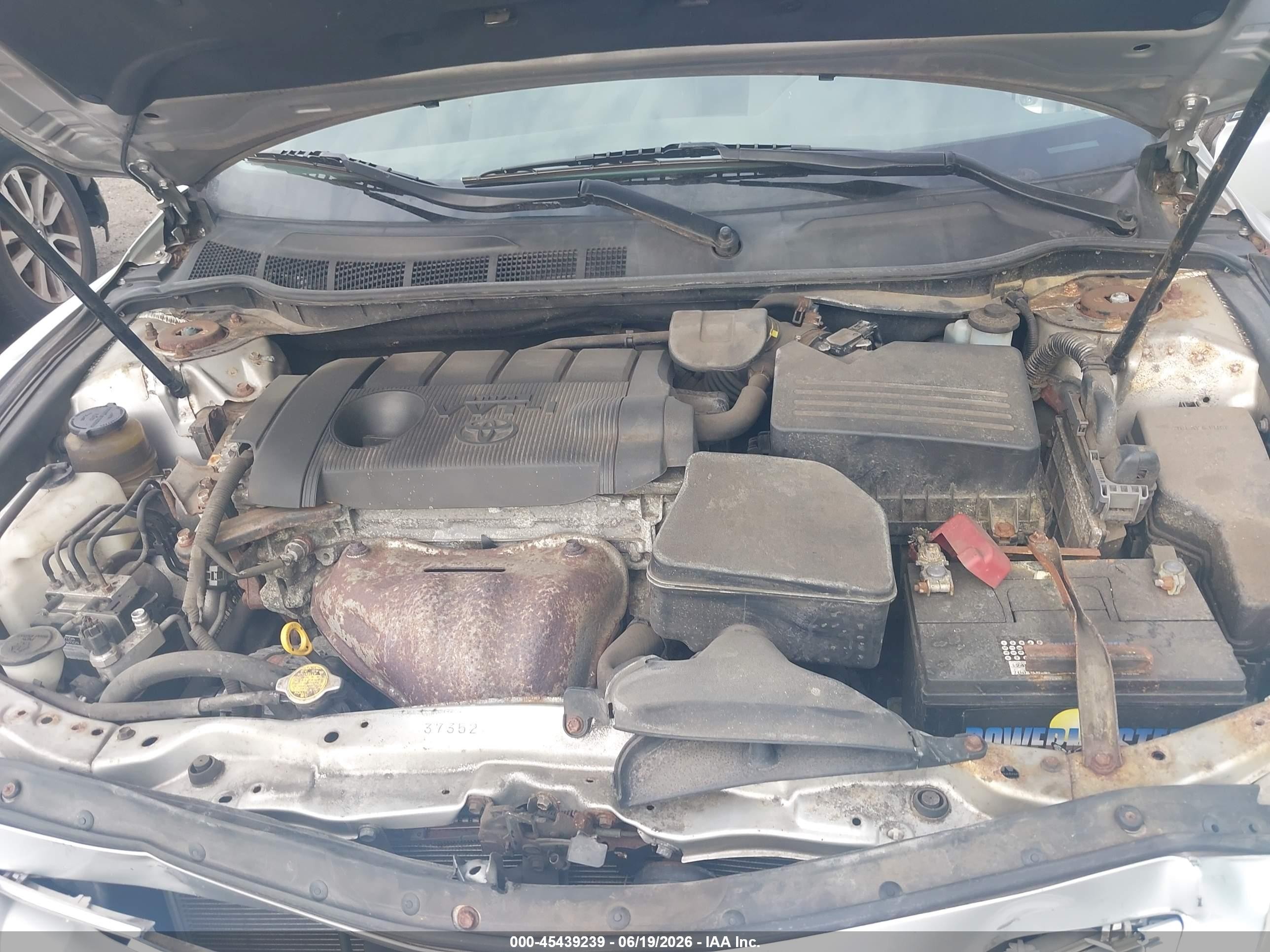2011 Toyota Camry Le Silver vin: 4T1BF3EK7BU152528