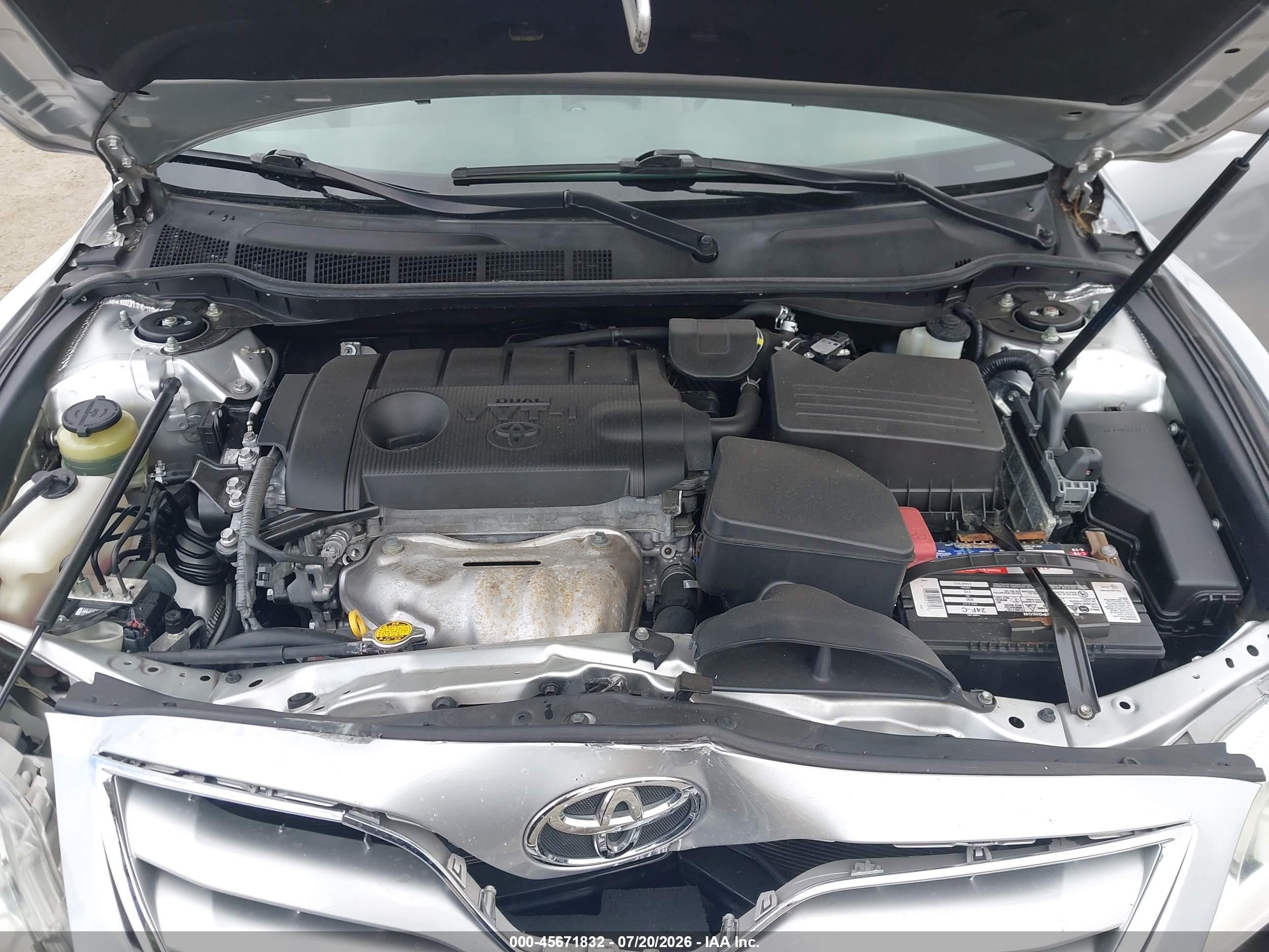 2011 Toyota Camry Le Silver vin: 4T1BF3EK7BU165053