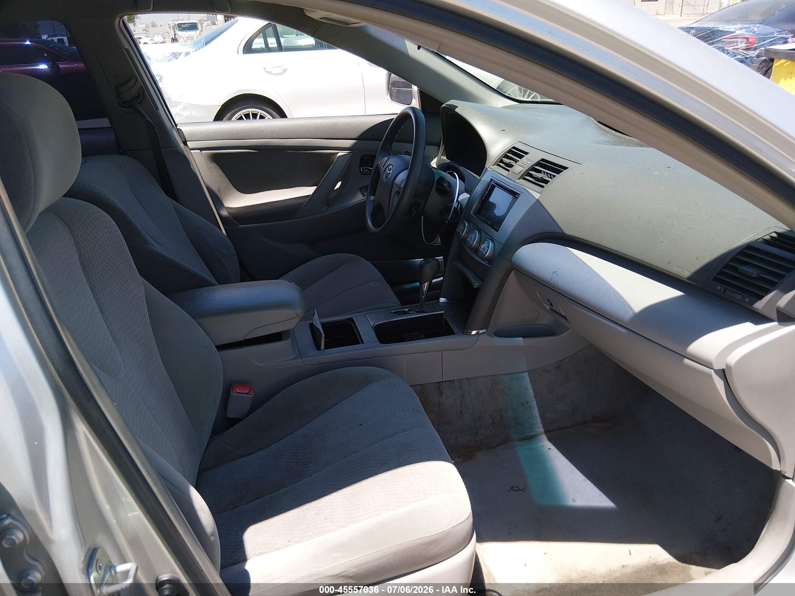 2011 Toyota Camry   Серебряный vin: 4T1BF3EK7BU166817