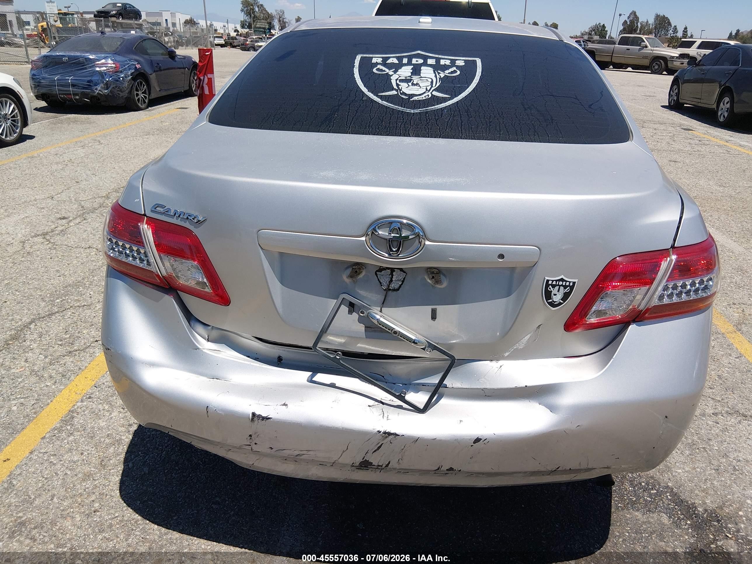 2011 Toyota Camry   Серебряный vin: 4T1BF3EK7BU166817