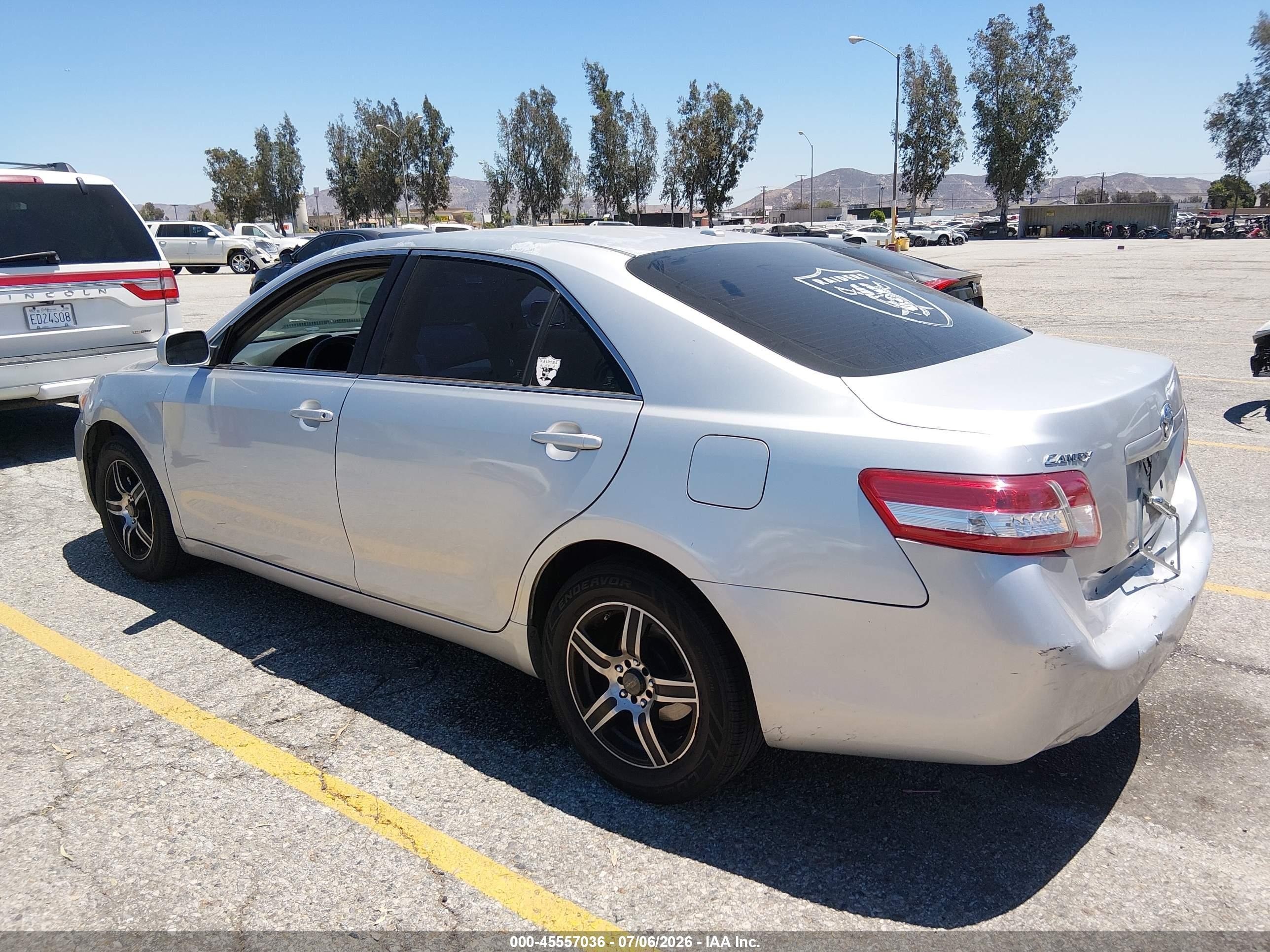 2011 Toyota Camry   Серебряный vin: 4T1BF3EK7BU166817
