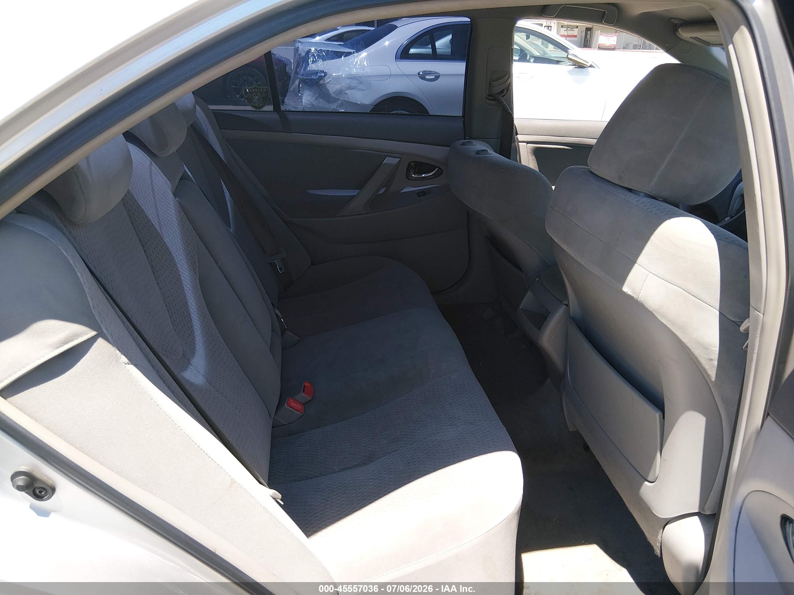 2011 Toyota Camry   Серебряный vin: 4T1BF3EK7BU166817