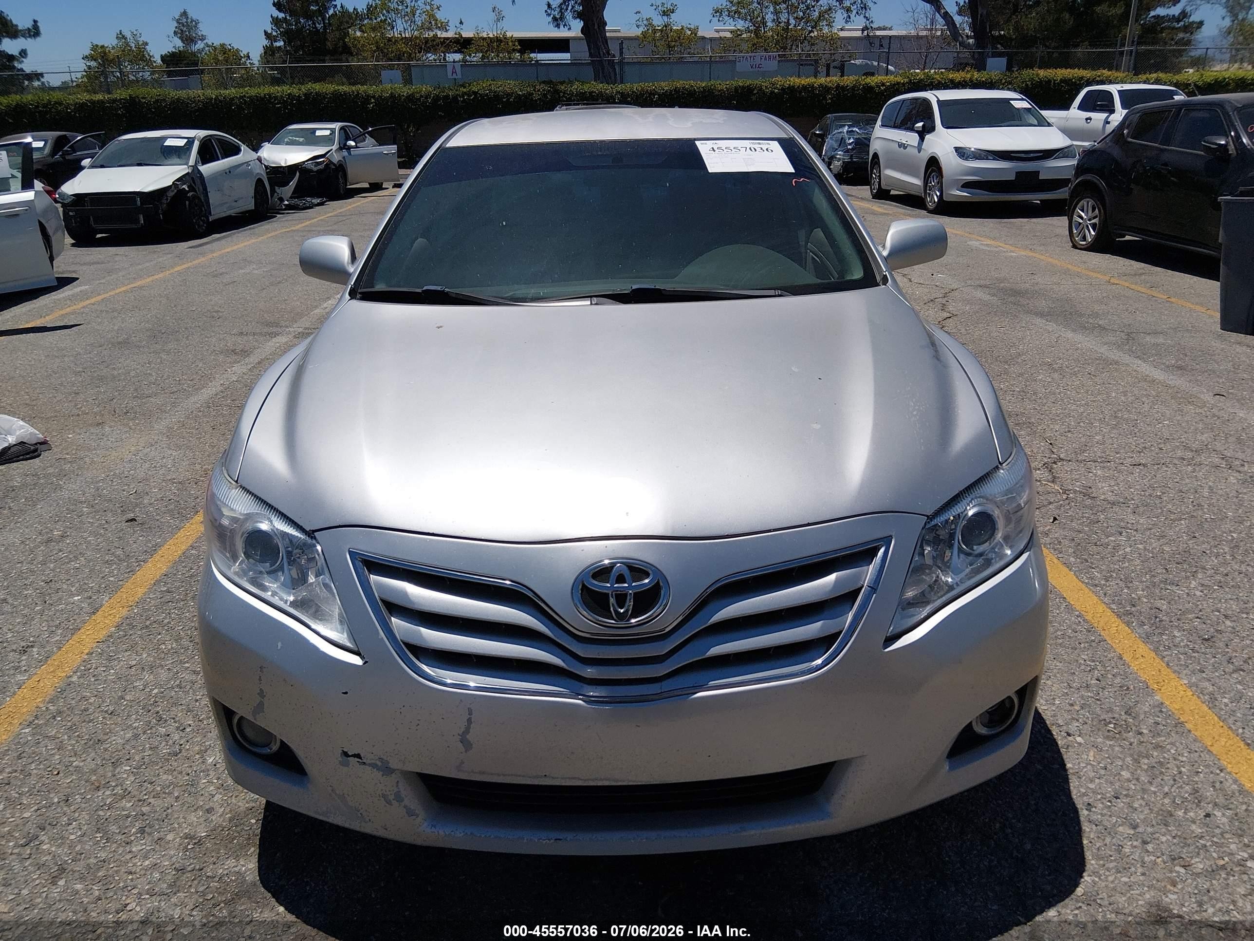 2011 Toyota Camry   Серебряный vin: 4T1BF3EK7BU166817