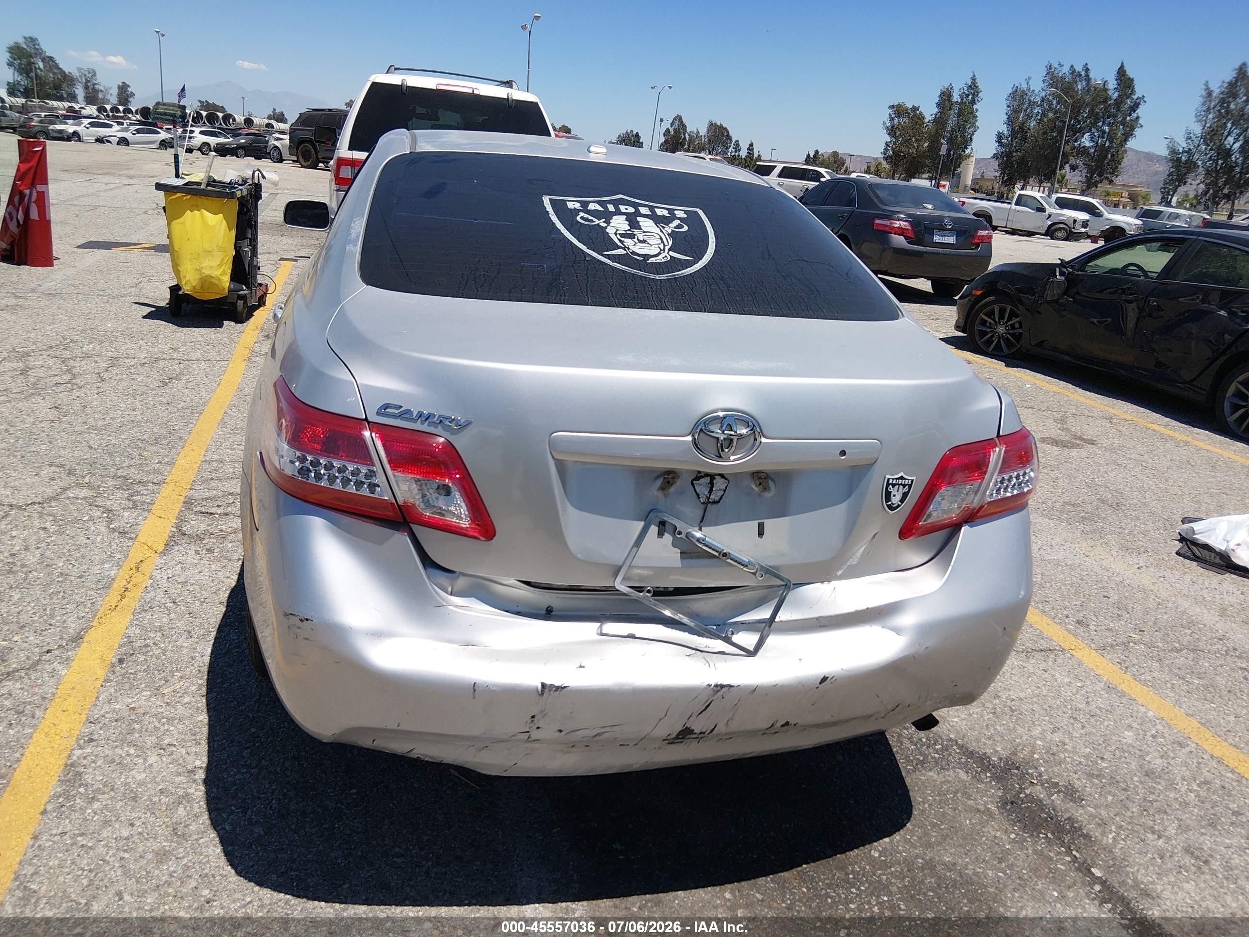 2011 Toyota Camry   Серебряный vin: 4T1BF3EK7BU166817