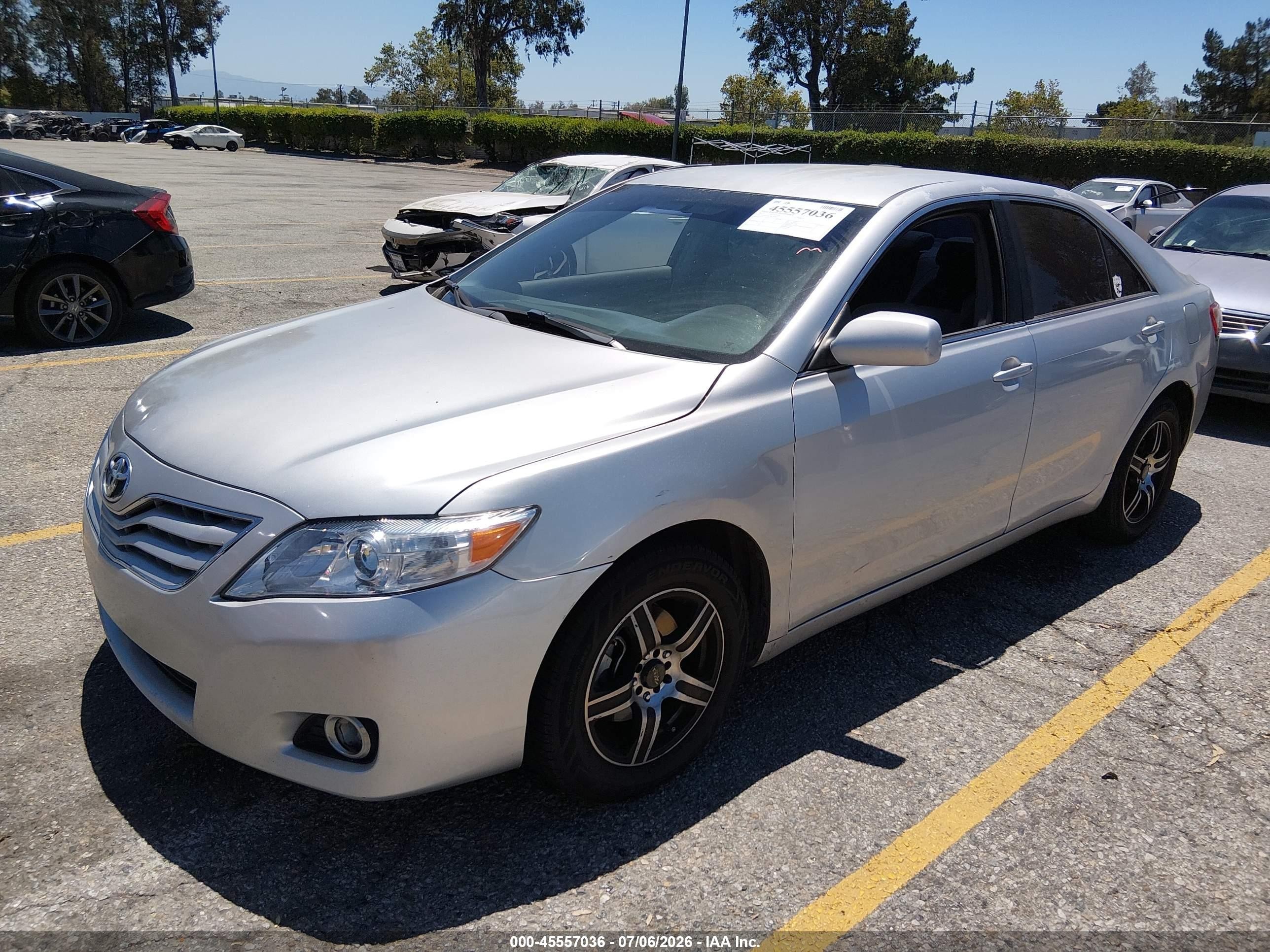 2011 Toyota Camry   Серебряный vin: 4T1BF3EK7BU166817