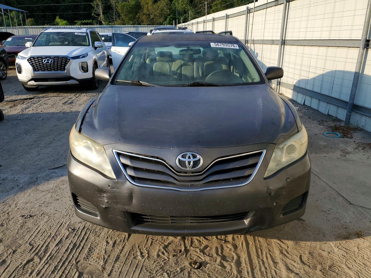 2011 Toyota Camry Le Gray vin: 4T1BF3EK7BU183293
