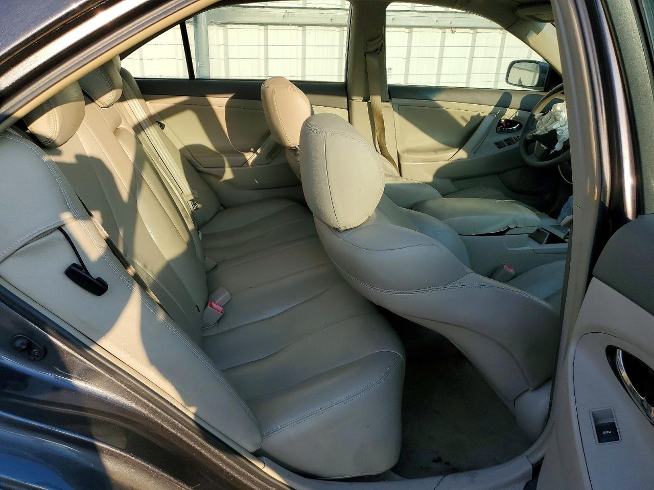 2011 Toyota Camry Le Gray vin: 4T1BF3EK7BU183293
