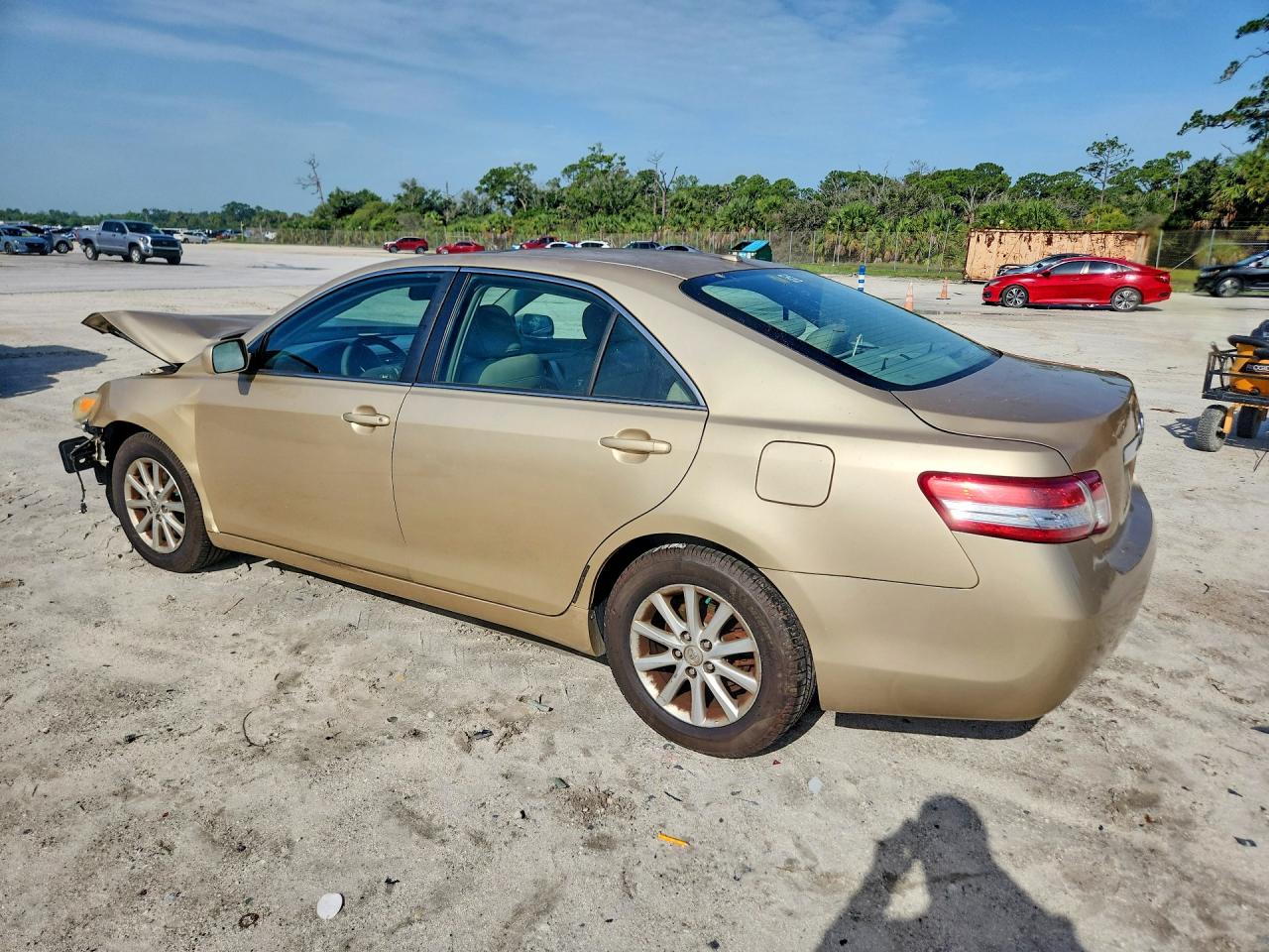 2011 Toyota Camry Xle Золотой vin: 4T1BF3EK7BU202375