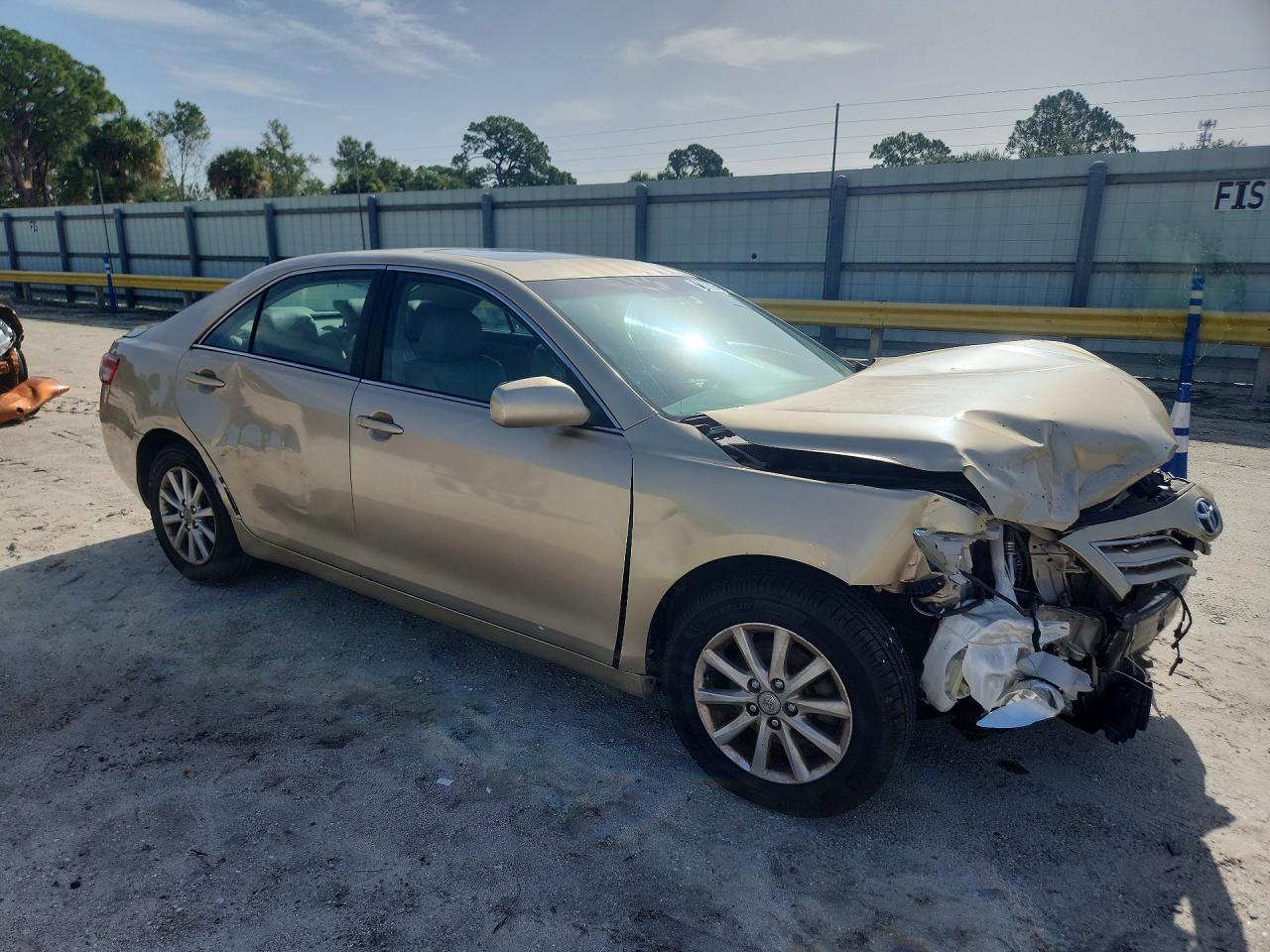 2011 Toyota Camry Xle Золотой vin: 4T1BF3EK7BU202375