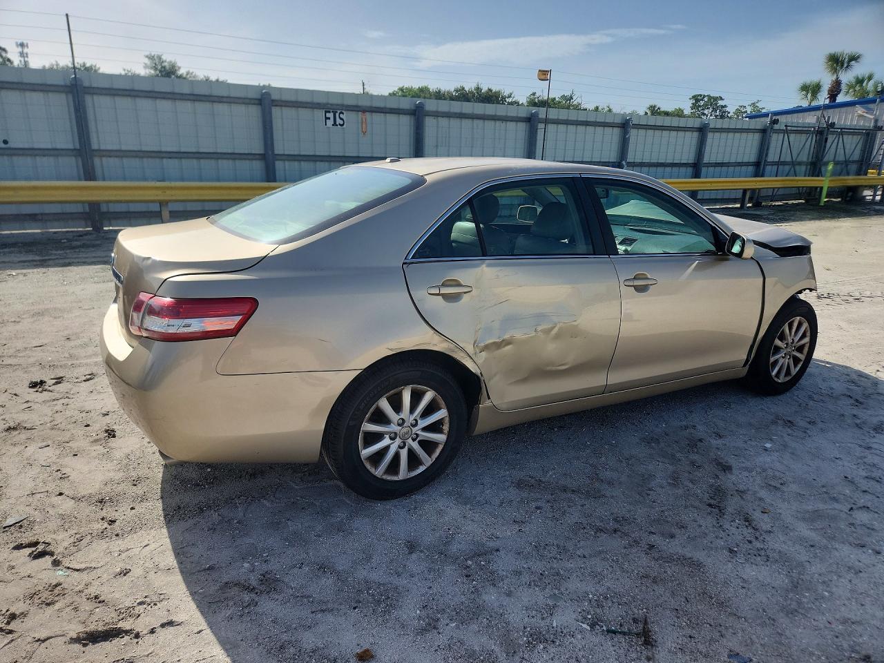 2011 Toyota Camry Xle Золотой vin: 4T1BF3EK7BU202375