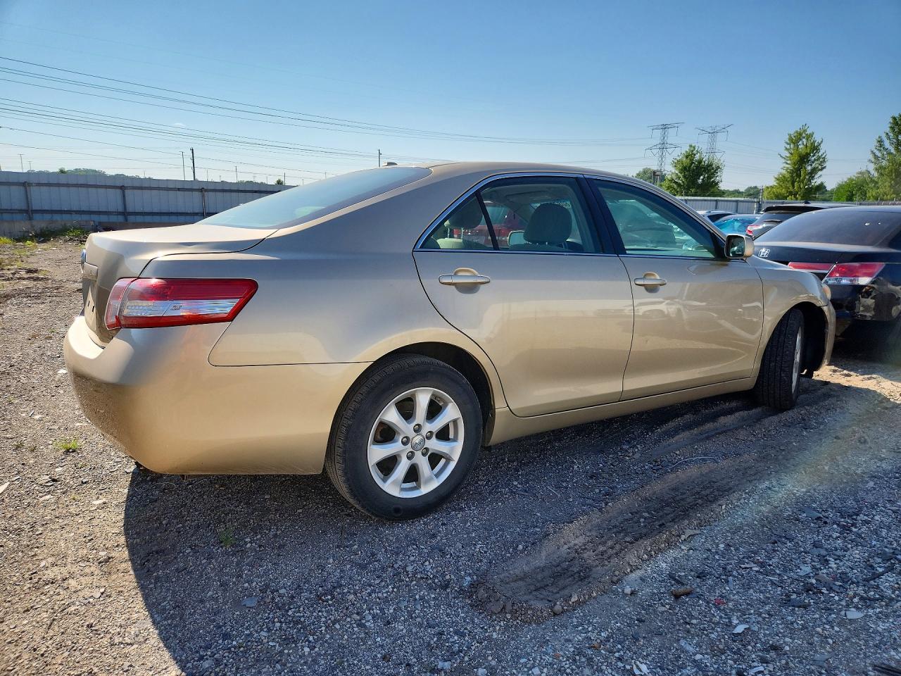 2011 Toyota Camry Le Beige vin: 4T1BF3EK7BU203607