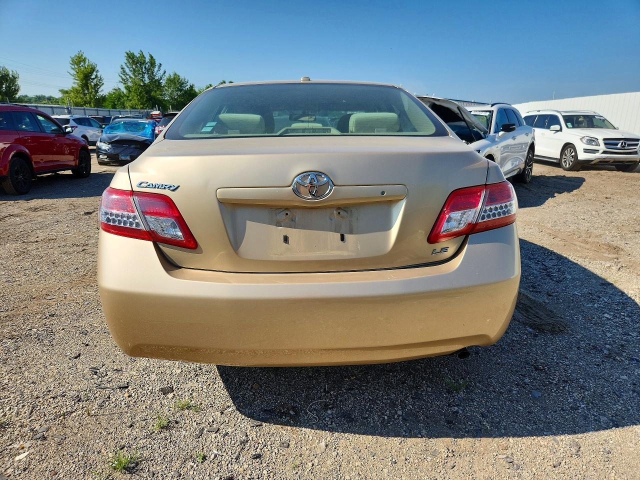 2011 Toyota Camry Le Beige vin: 4T1BF3EK7BU203607