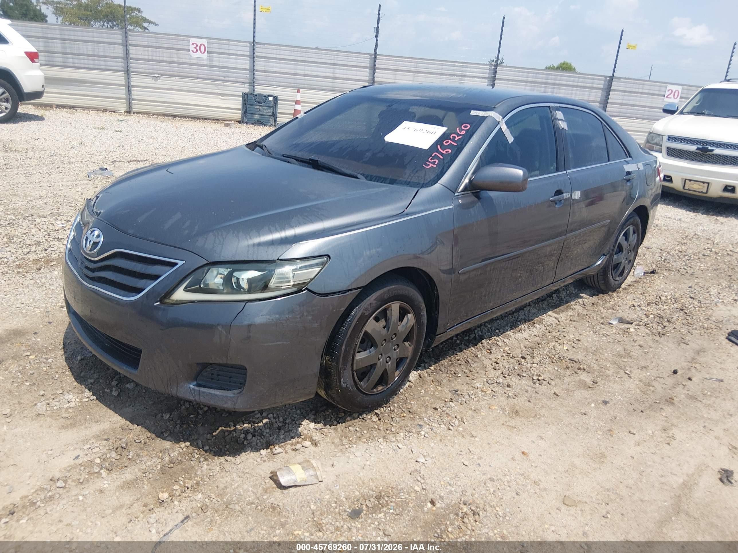 2011 Toyota Camry Le Gray vin: 4T1BF3EK7BU205020
