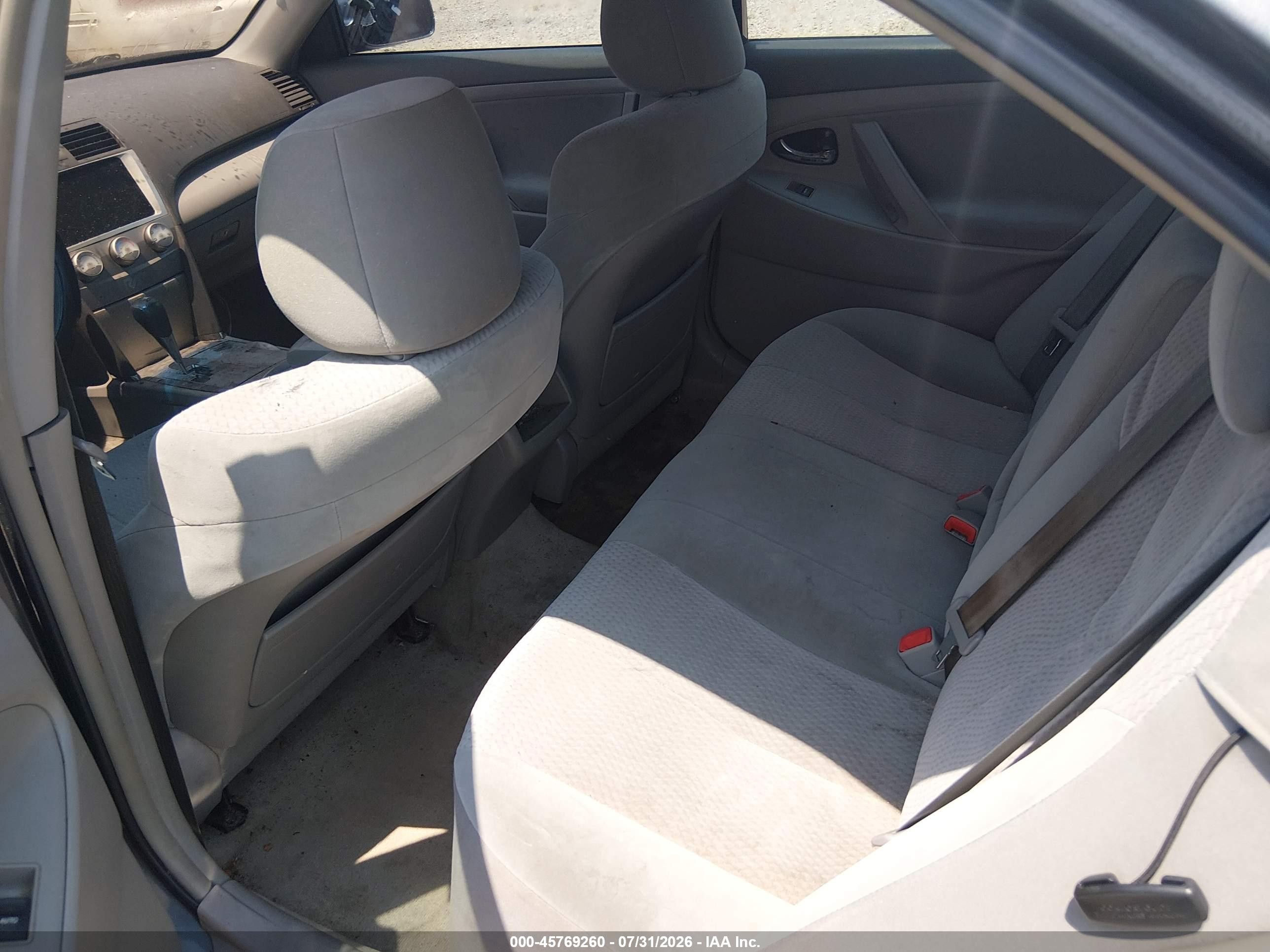 2011 Toyota Camry Le Gray vin: 4T1BF3EK7BU205020