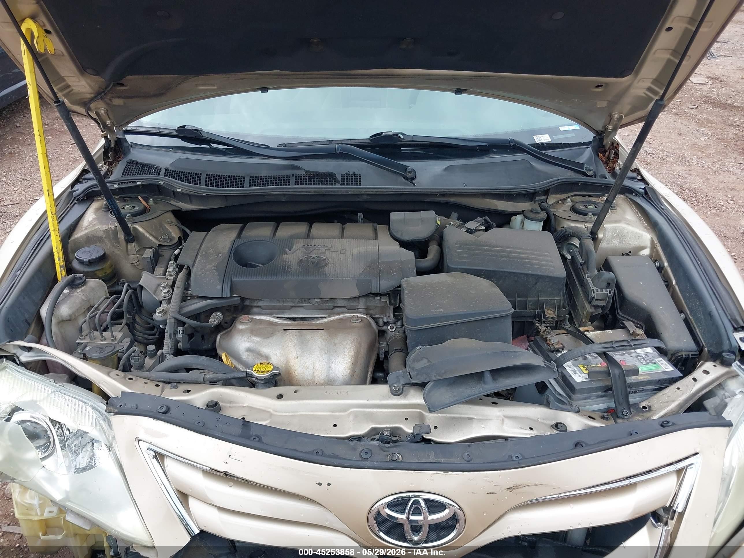 2011 Toyota Camry Le Gold vin: 4T1BF3EK7BU213991