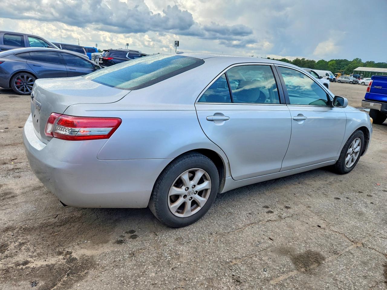 2011 Toyota Camry Le Silver vin: 4T1BF3EK7BU215899