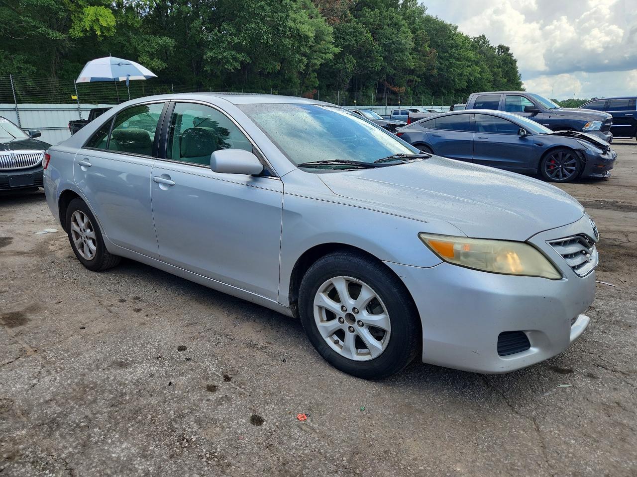 2011 Toyota Camry Le Silver vin: 4T1BF3EK7BU215899