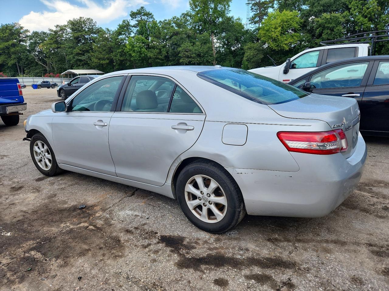 2011 Toyota Camry Le Silver vin: 4T1BF3EK7BU215899