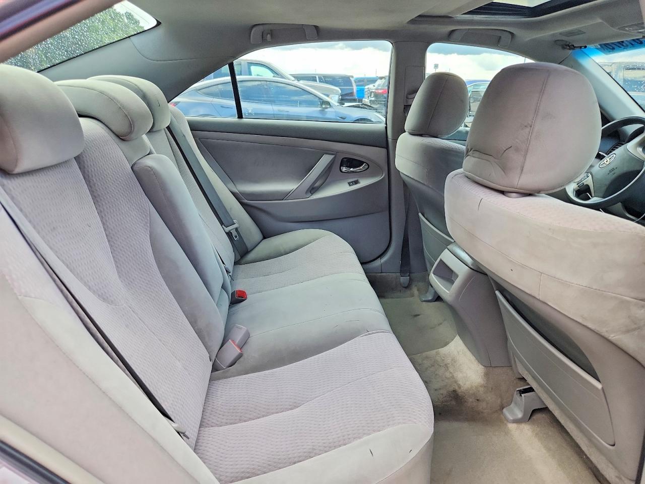 2011 Toyota Camry Le Silver vin: 4T1BF3EK7BU215899