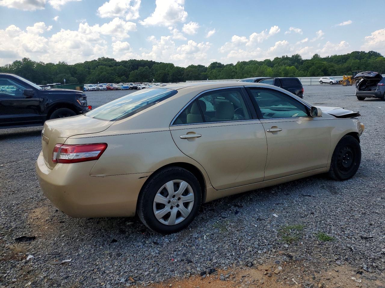 2011 Toyota Camry Base Желто-коричневый vin: 4T1BF3EK7BU222593