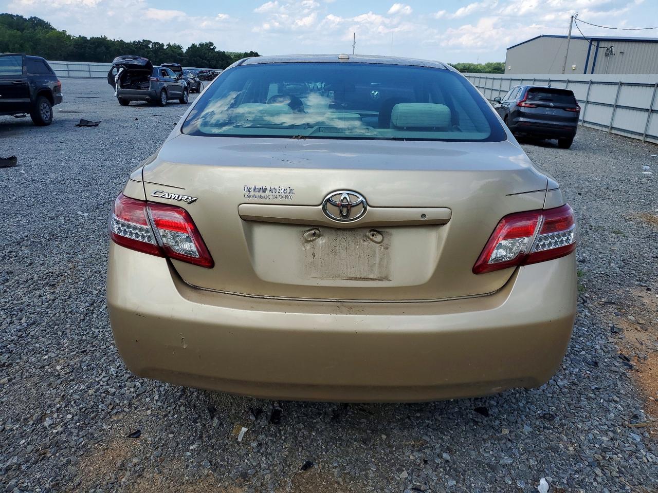 2011 Toyota Camry Base Желто-коричневый vin: 4T1BF3EK7BU222593