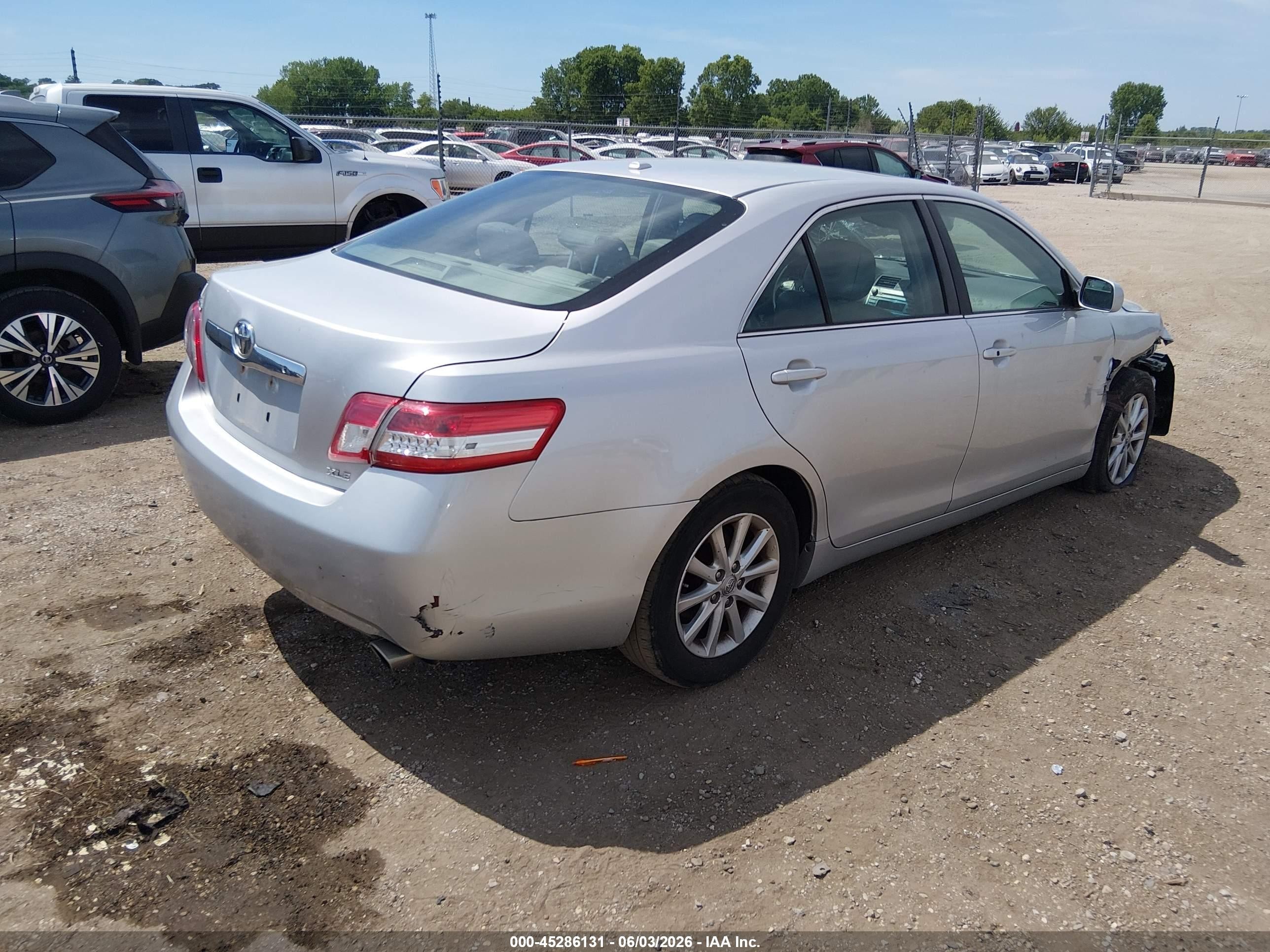2011 Toyota Camry Xle Silver vin: 4T1BF3EK7BU228202