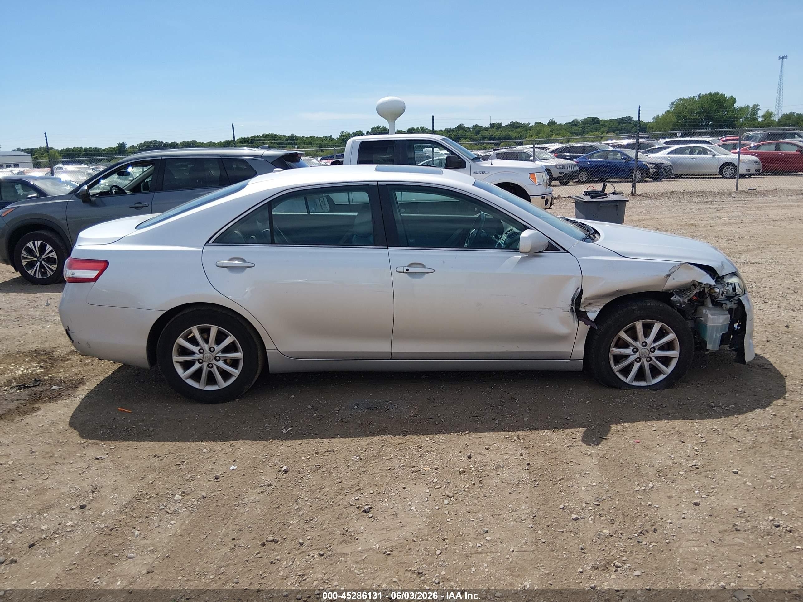 2011 Toyota Camry Xle Silver vin: 4T1BF3EK7BU228202