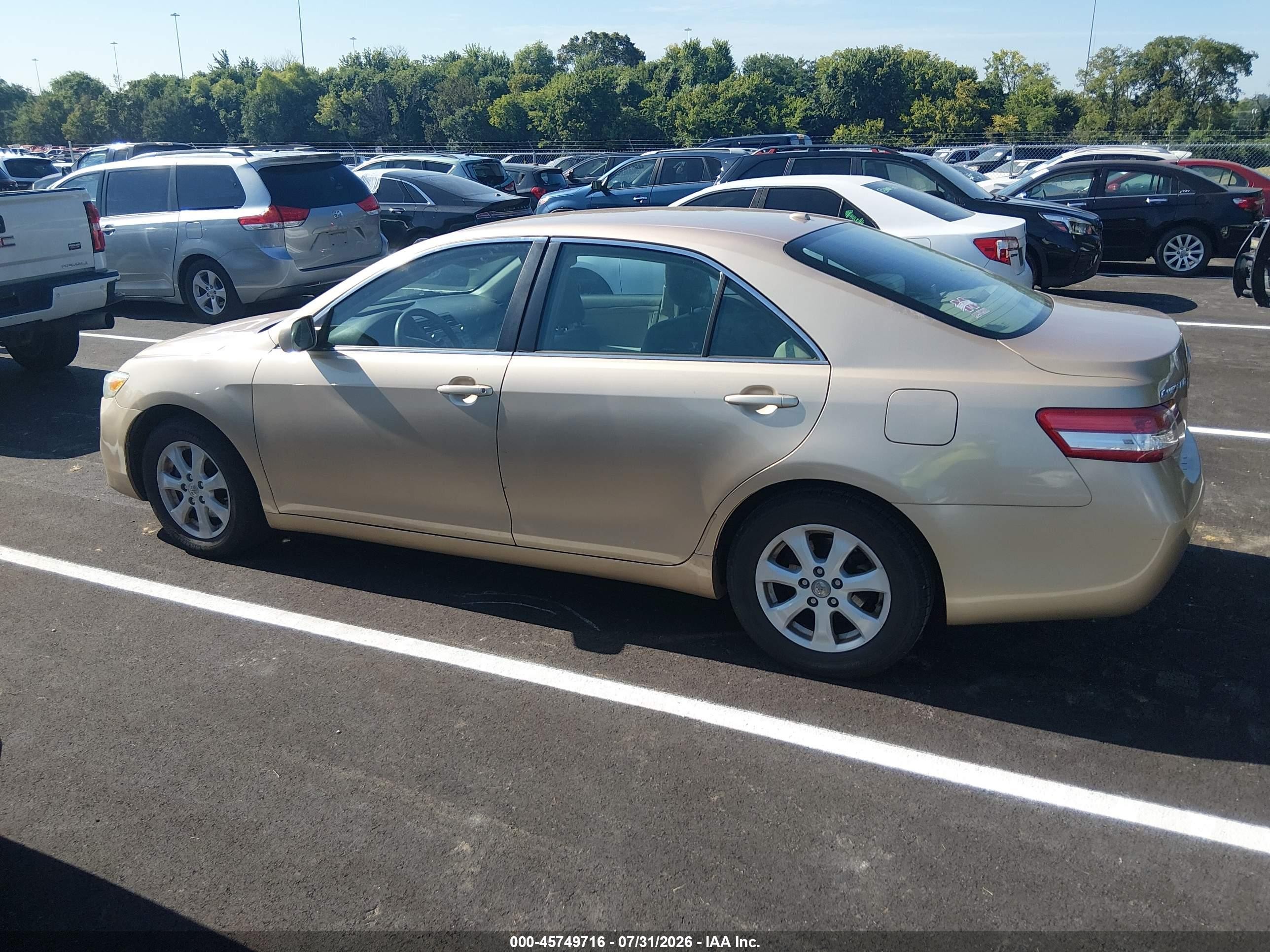 2011 Toyota Camry Le Золотой vin: 4T1BF3EK7BU228667