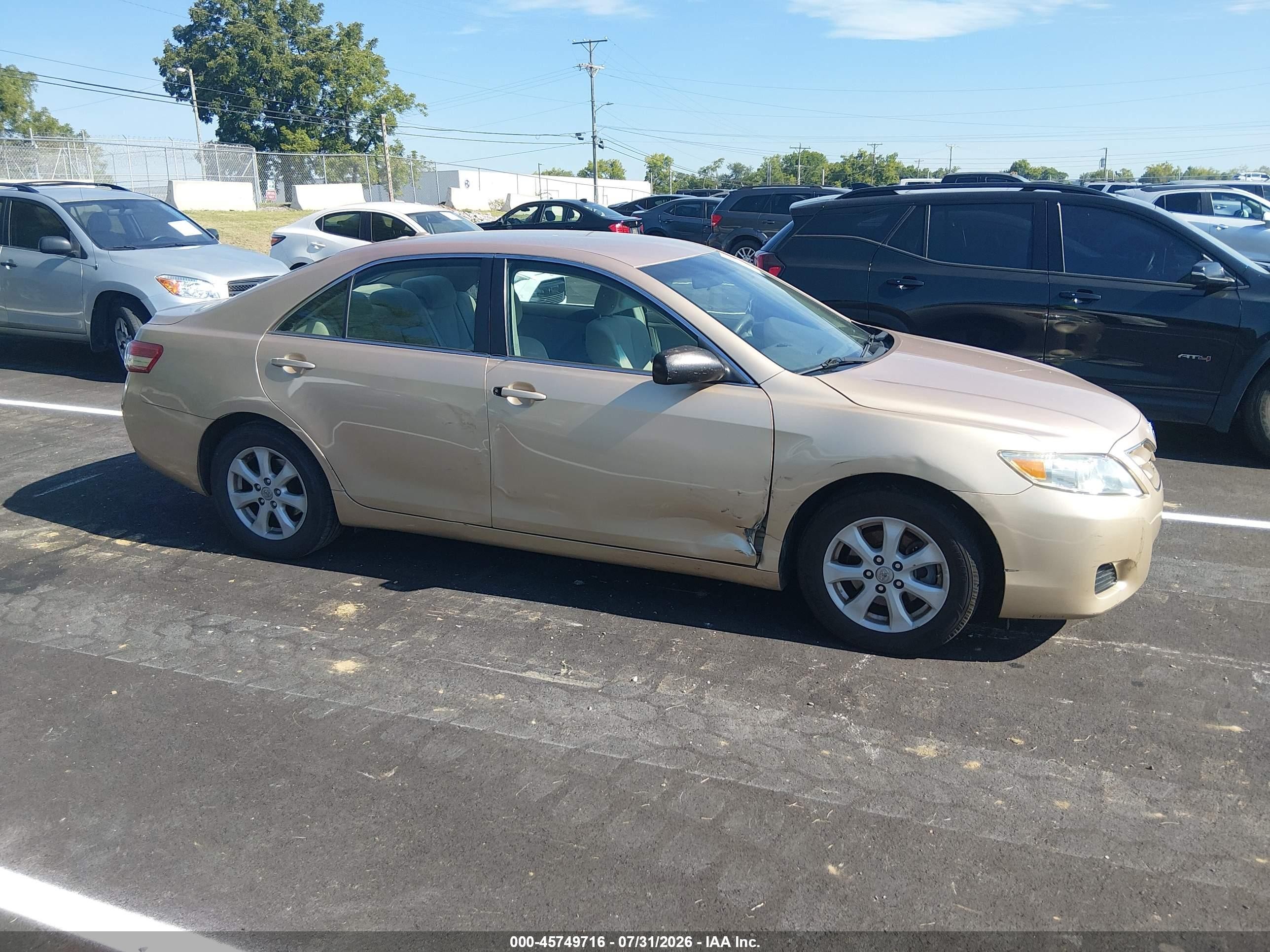 2011 Toyota Camry Le Золотой vin: 4T1BF3EK7BU228667