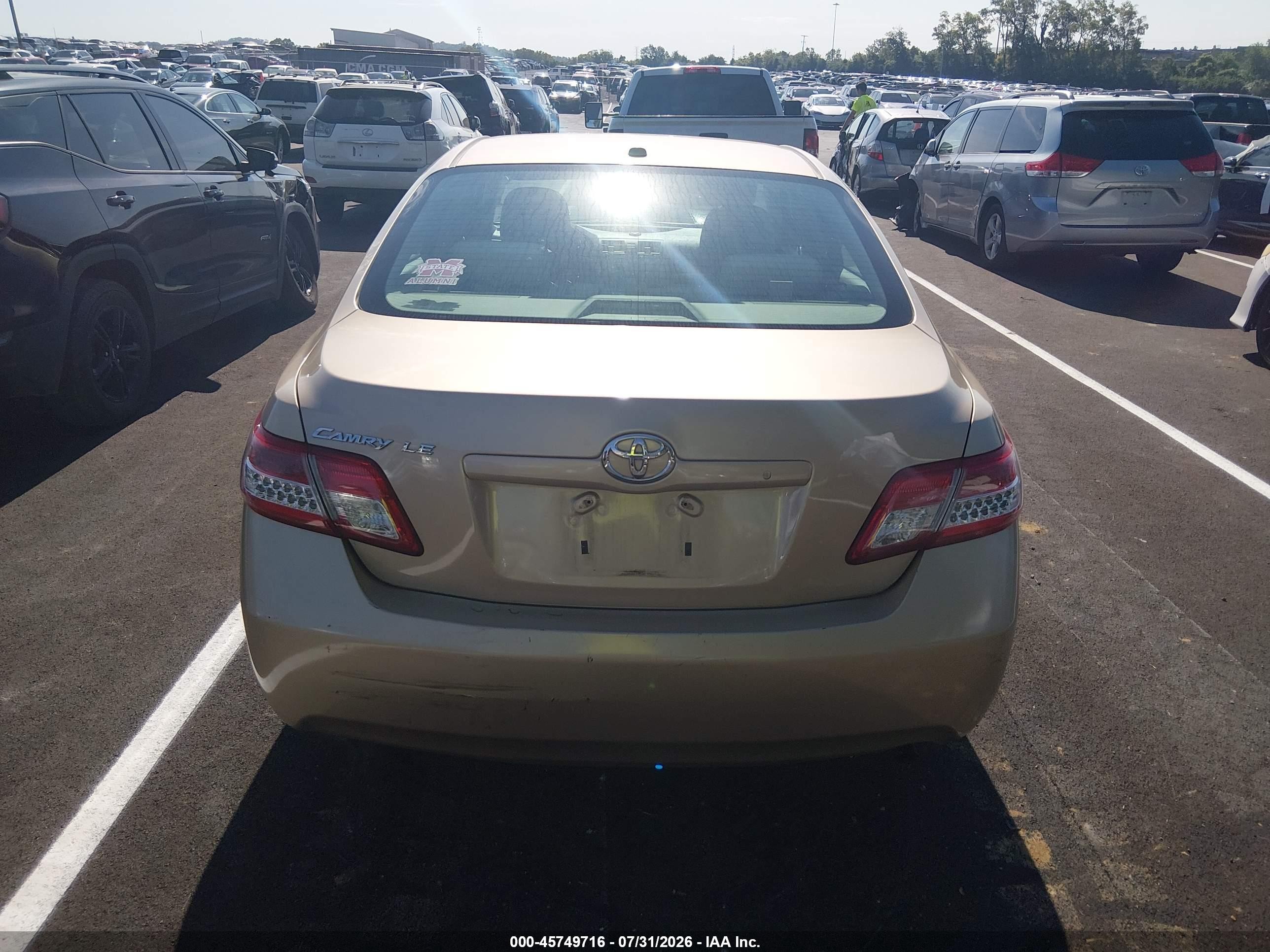 2011 Toyota Camry Le Золотой vin: 4T1BF3EK7BU228667