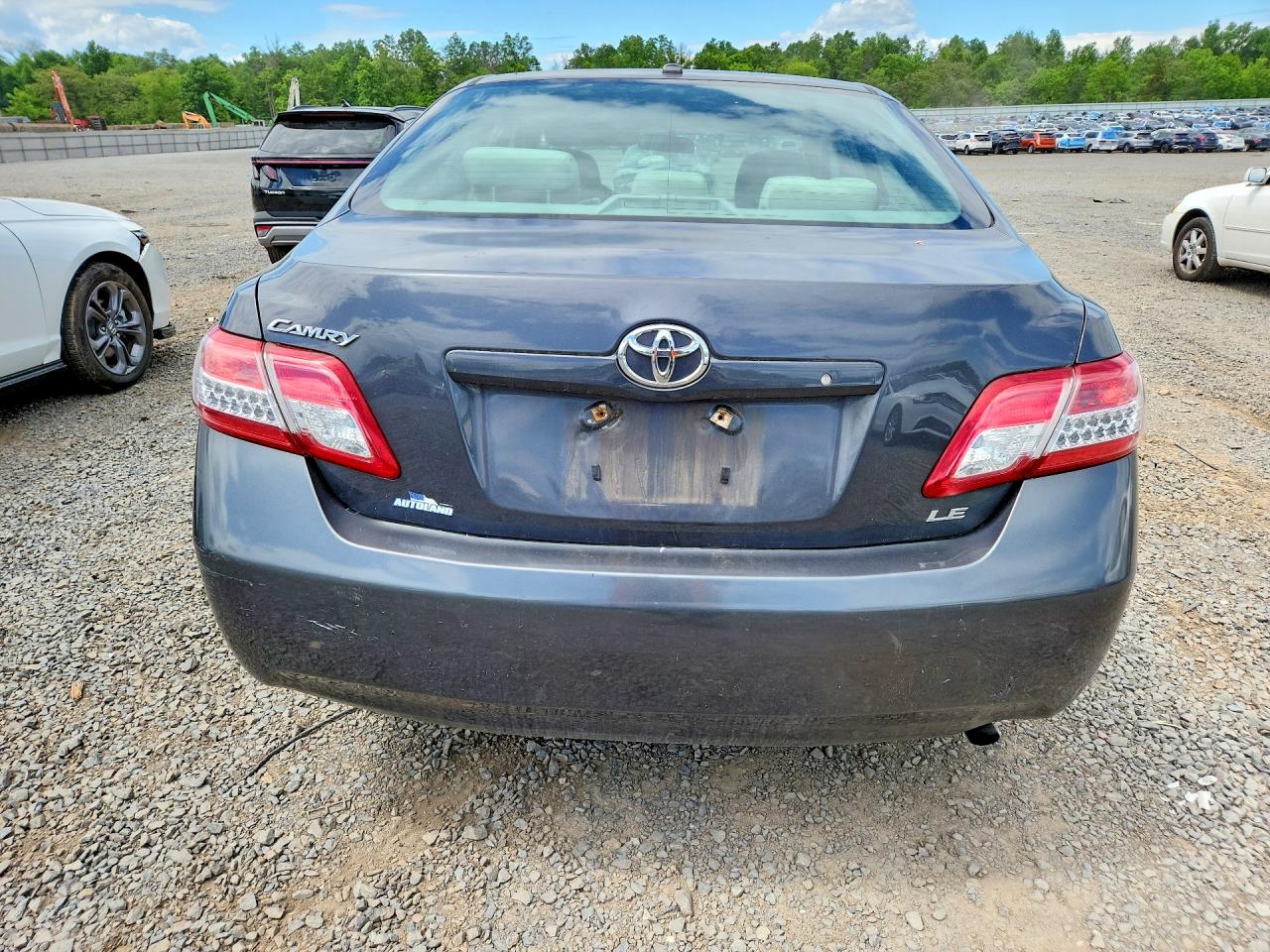2011 Toyota Camry Le Gray vin: 4T1BF3EK7BU583712