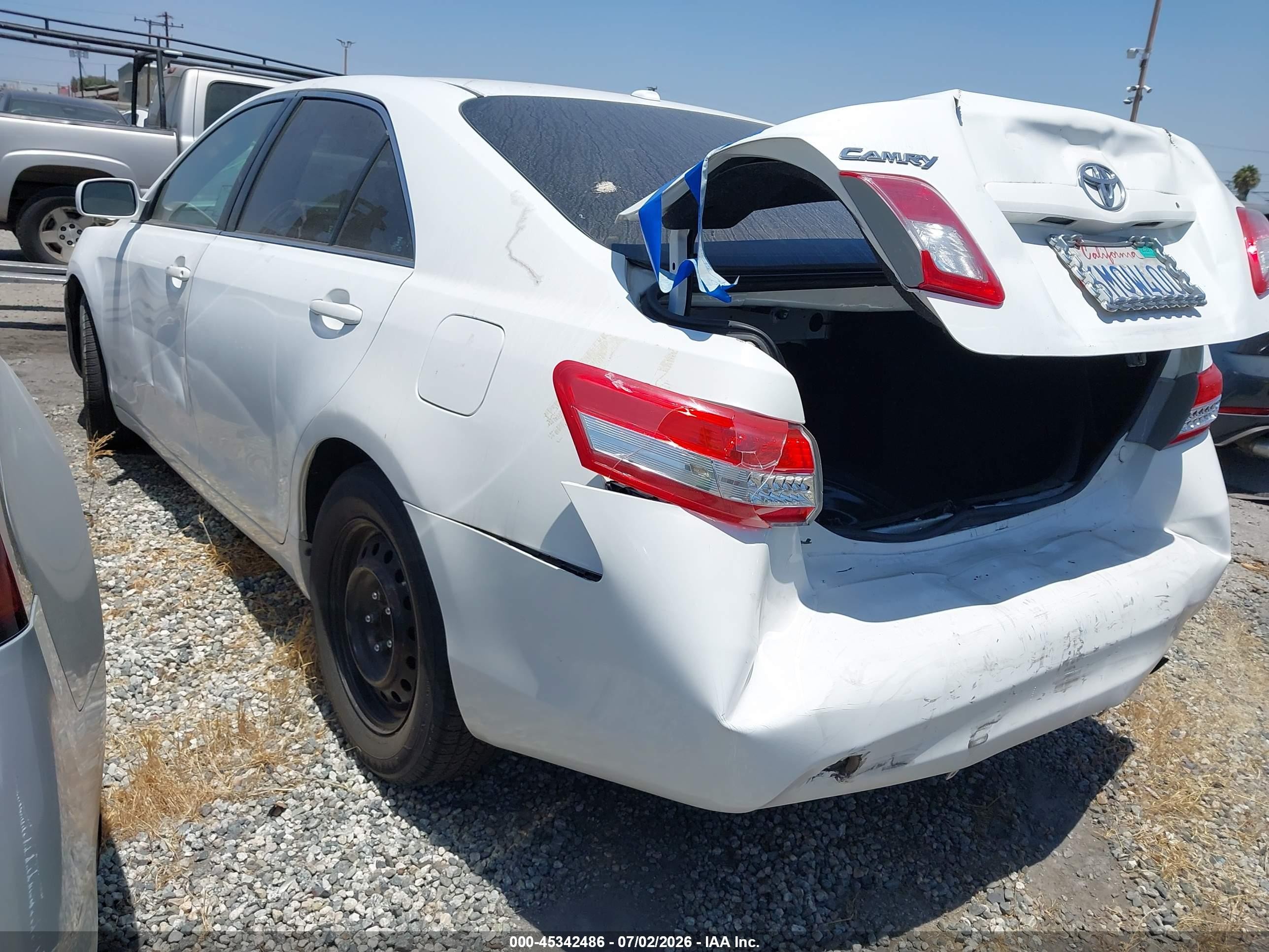 2011 Toyota Camry   White vin: 4T1BF3EK7BU585430