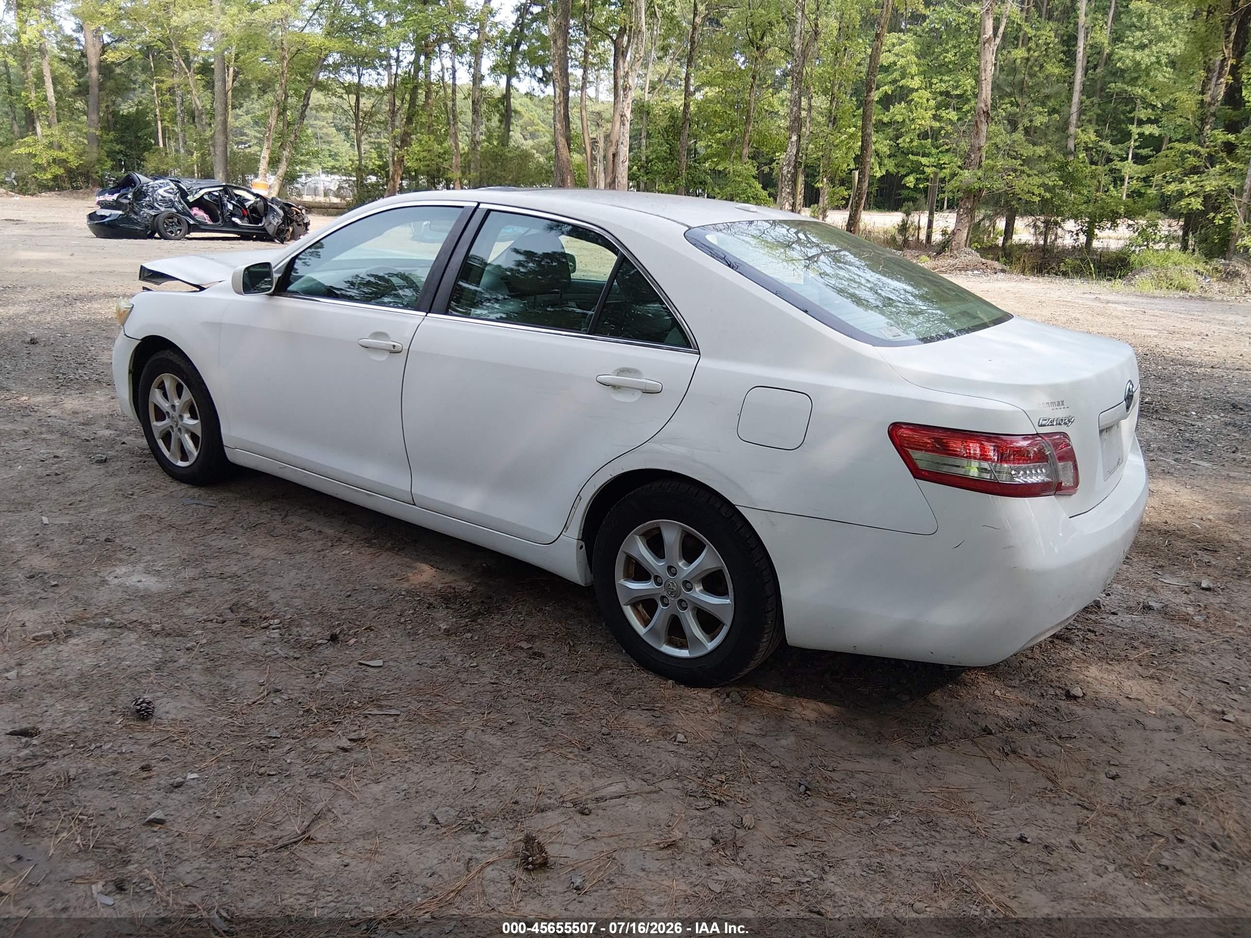 2011 Toyota Camry Le White vin: 4T1BF3EK7BU609984