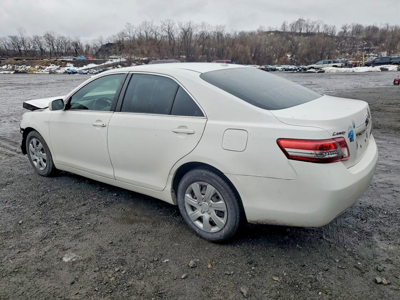 2011 Toyota Camry Le White vin: 4T1BF3EK7BU622881