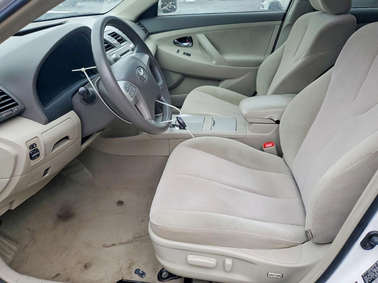 2011 Toyota Camry Le White vin: 4T1BF3EK7BU622881