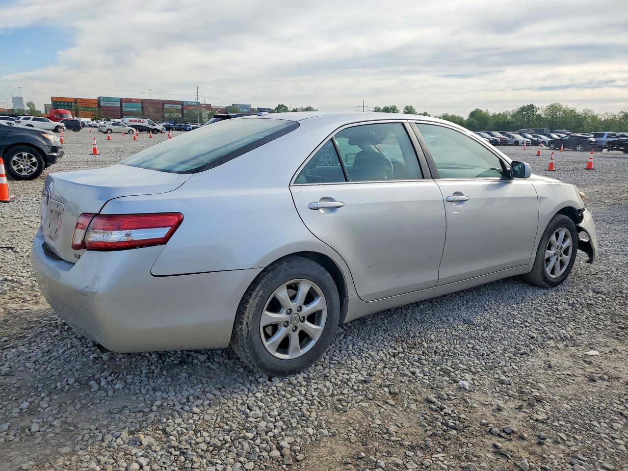 2011 Toyota Camry Le Серебряный vin: 4T1BF3EK7BU626039