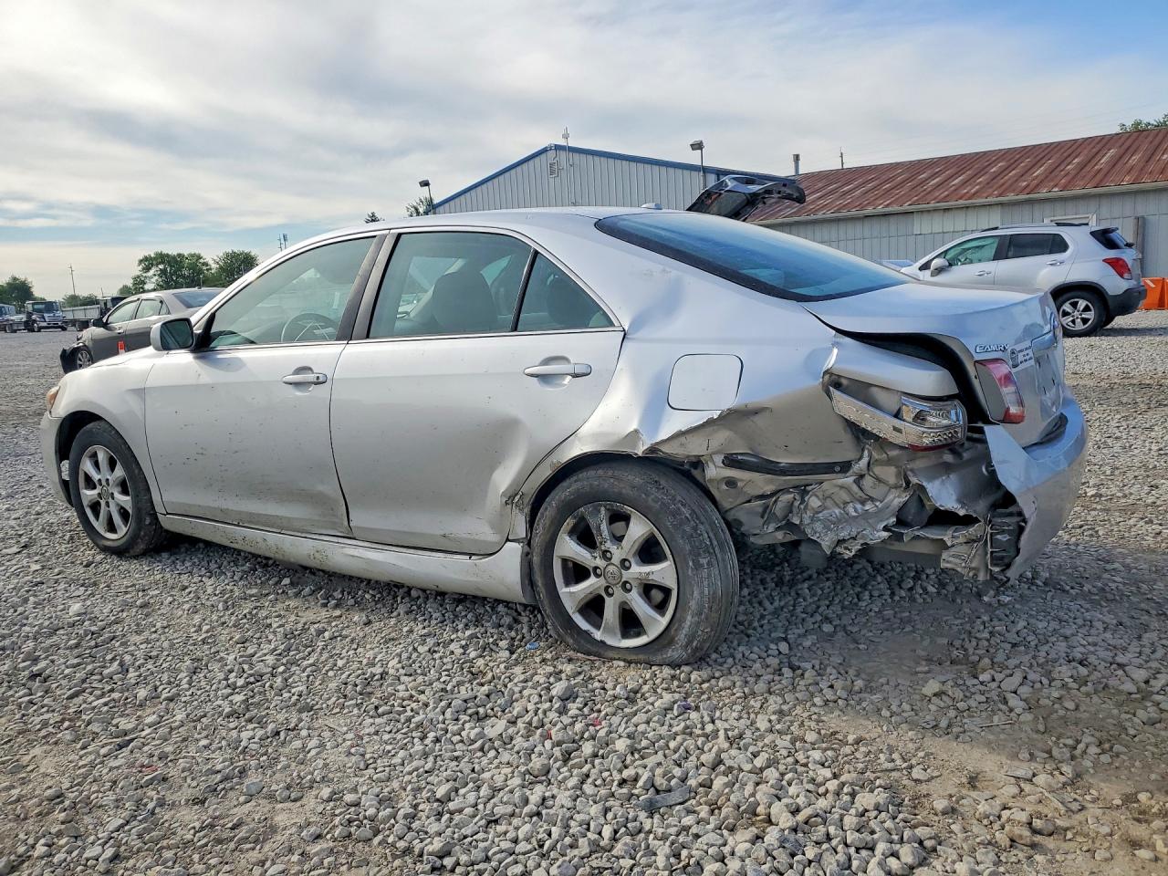 2011 Toyota Camry Le Серебряный vin: 4T1BF3EK7BU626039