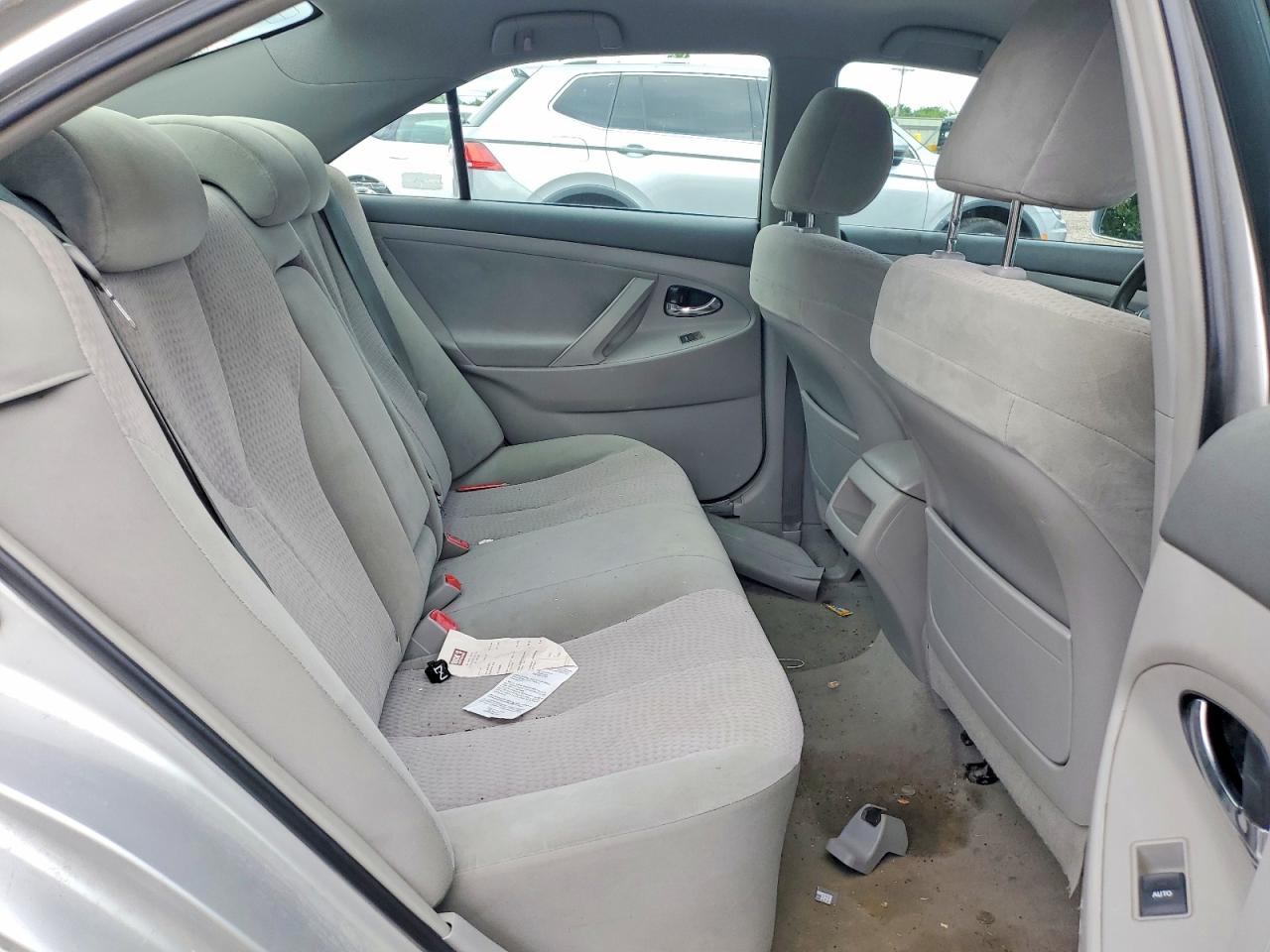2011 Toyota Camry Le Silver vin: 4T1BF3EK7BU640040